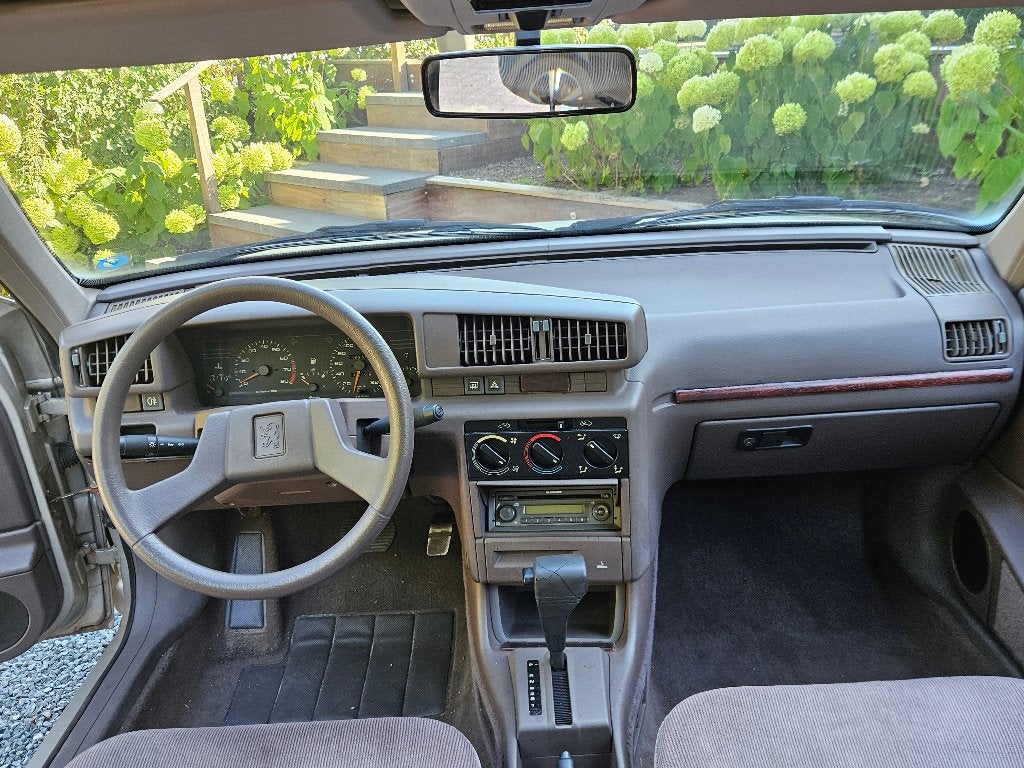 Peugeot 405 1.9 SRi Automaat 1e serie, org.NL, org. 122600km, Auto's, Oldtimers, Dealer onderhouden, Stof, Beige, Overige kleuren