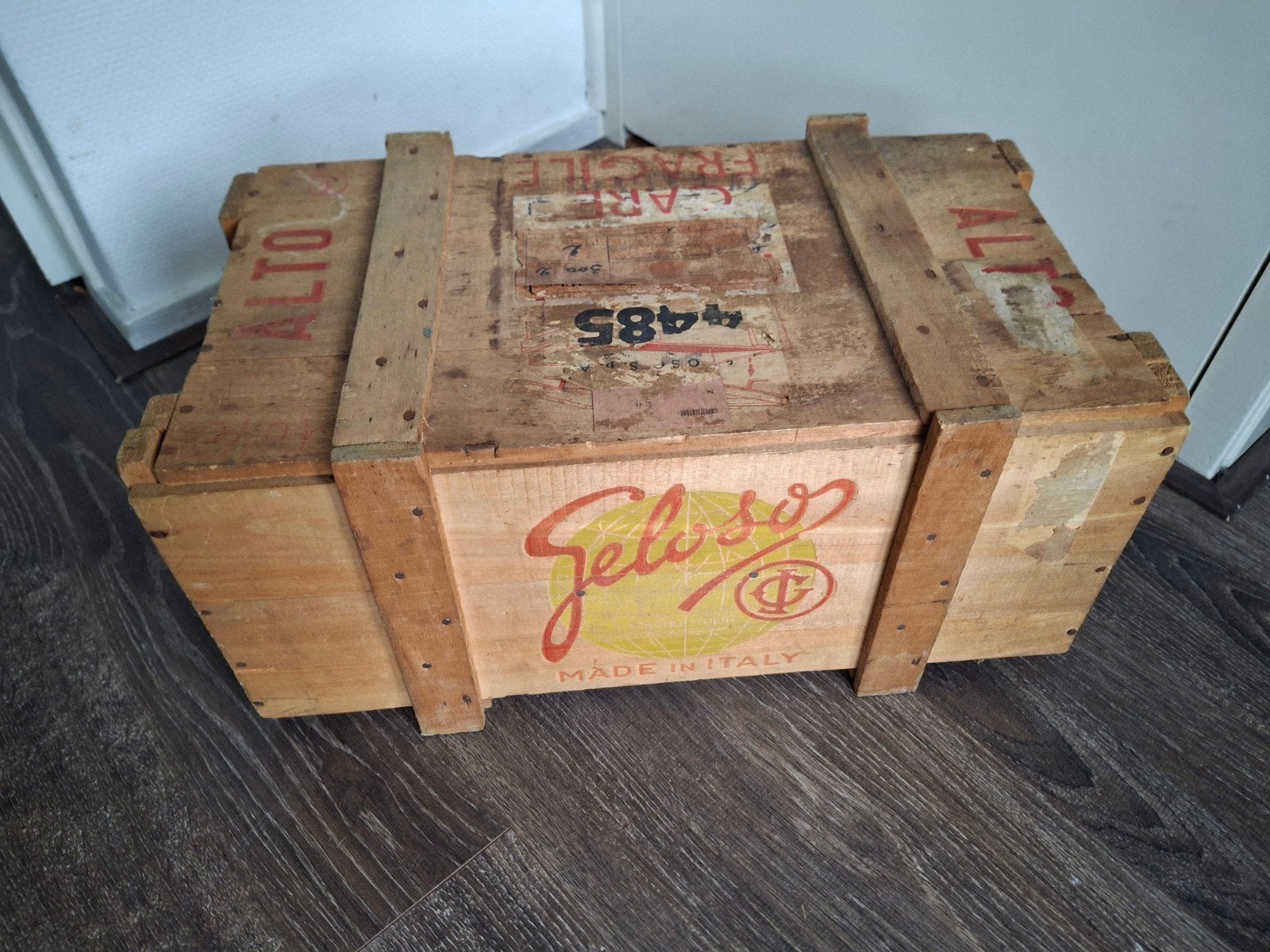 Voor de verzamelaar. Houten Geloso transportkist, Ophalen, Buis of Buizen