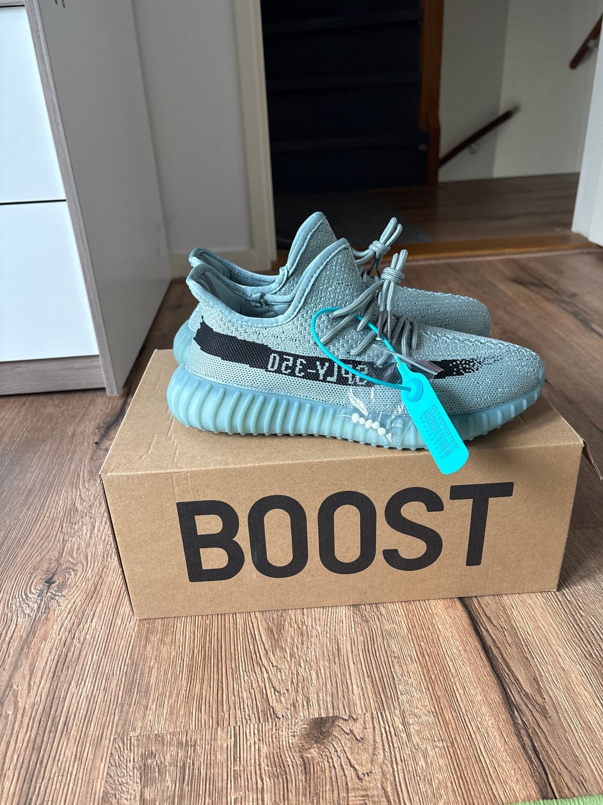 Nieuwe Adidas Yeezy Boost 350 V2 - Maat 42 - Origineel, Ophalen, Overige kleuren, Sneakers of Gympen, Zo goed als nieuw