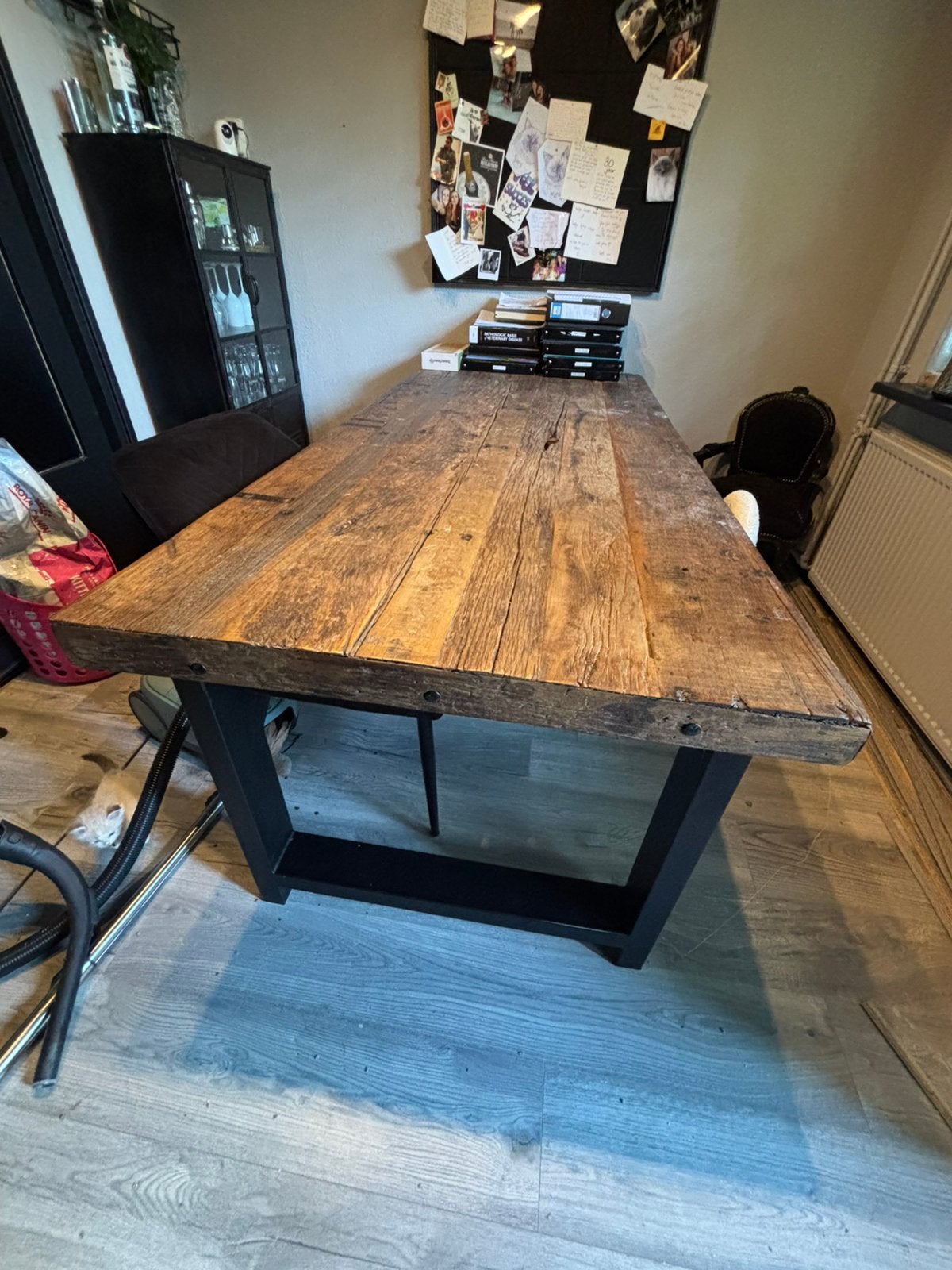 Industriele eettafel van wagondelen en ijzer onderstel, Ophalen, 200 cm of meer, 50 tot 100 cm, Zo goed als nieuw