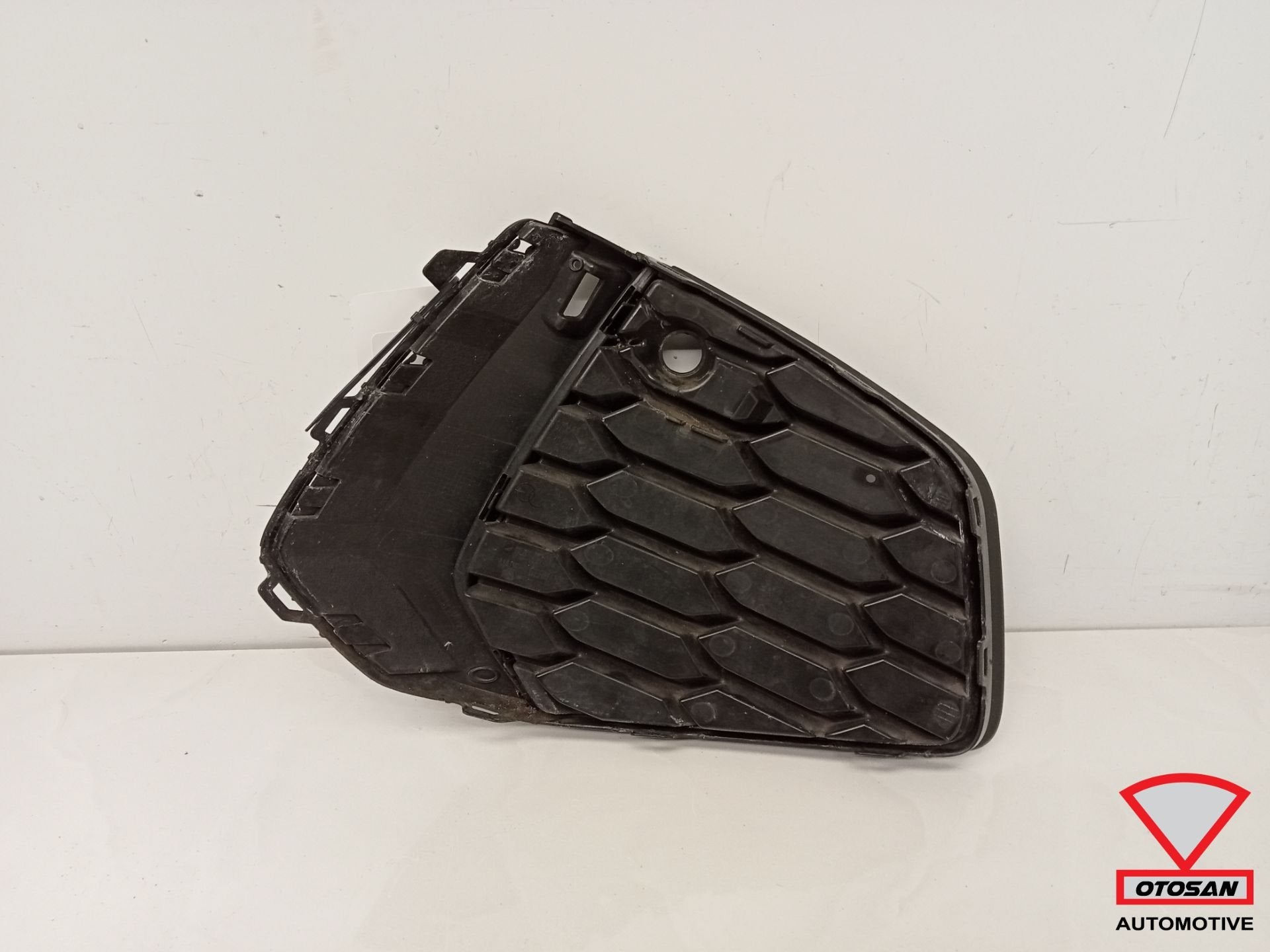 Voor bumper Rooster AUDI A3 8Y S-LINE LINKS 8Y0807681C INLEG, Gebruikt, AUDI AG, Auto-Union-Strasse 1
85045  Ingolstadt, DE, Kundenbetreuung@audi.de