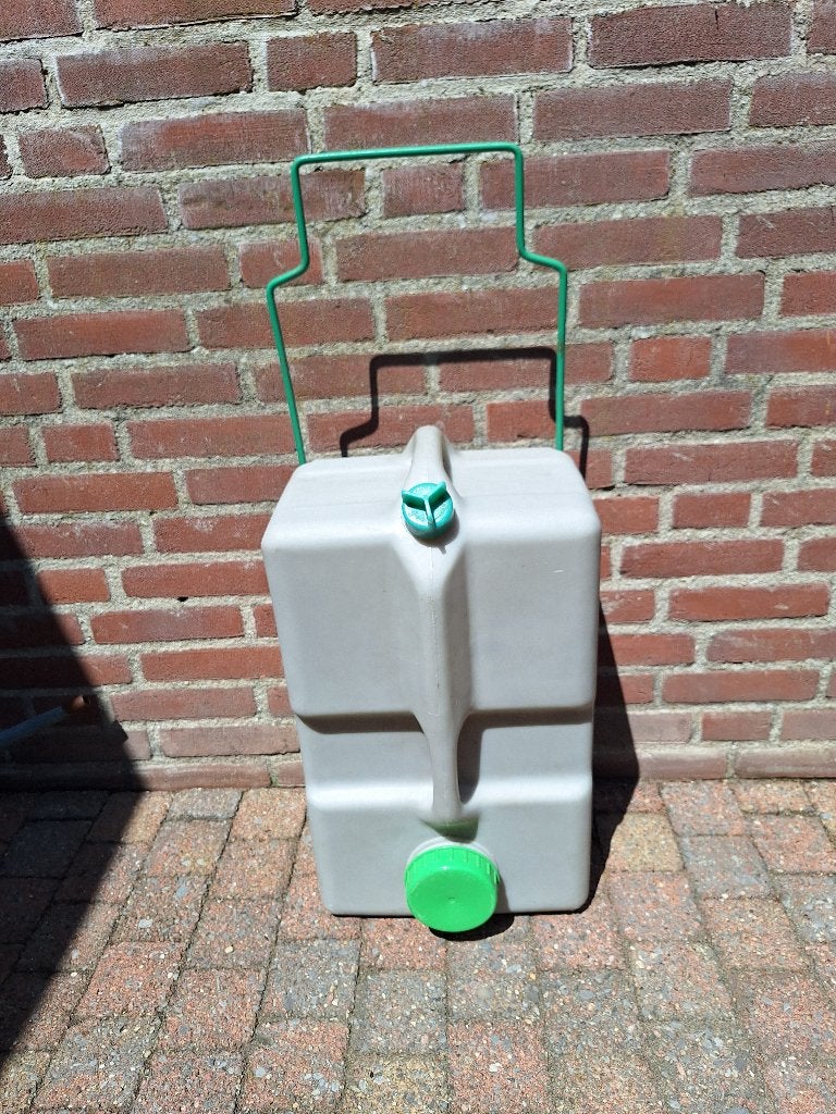Wateropvangbak voor caravan, Ophalen, Gebruikt