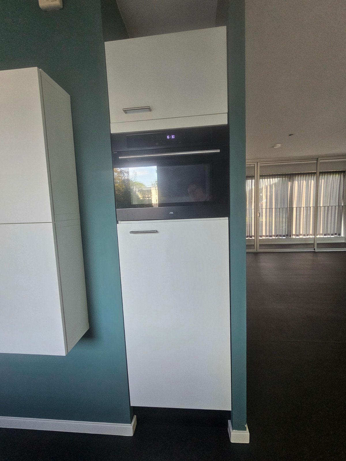 Hoge keukenkast met inbouw koelkast en combi-magnetron, Ophalen, Gebruikt, Wit, Overige typen