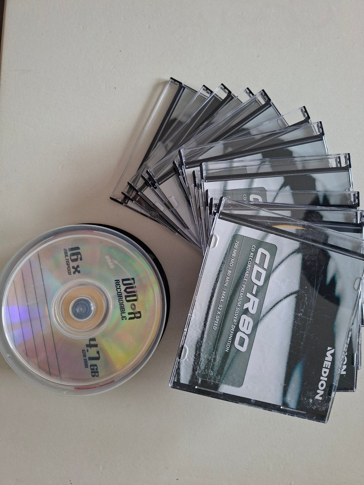 24x Medion DVD-R en 13x Medion CD-R80, Computers en Software, Ophalen, Op spindel, Dvd, Medion