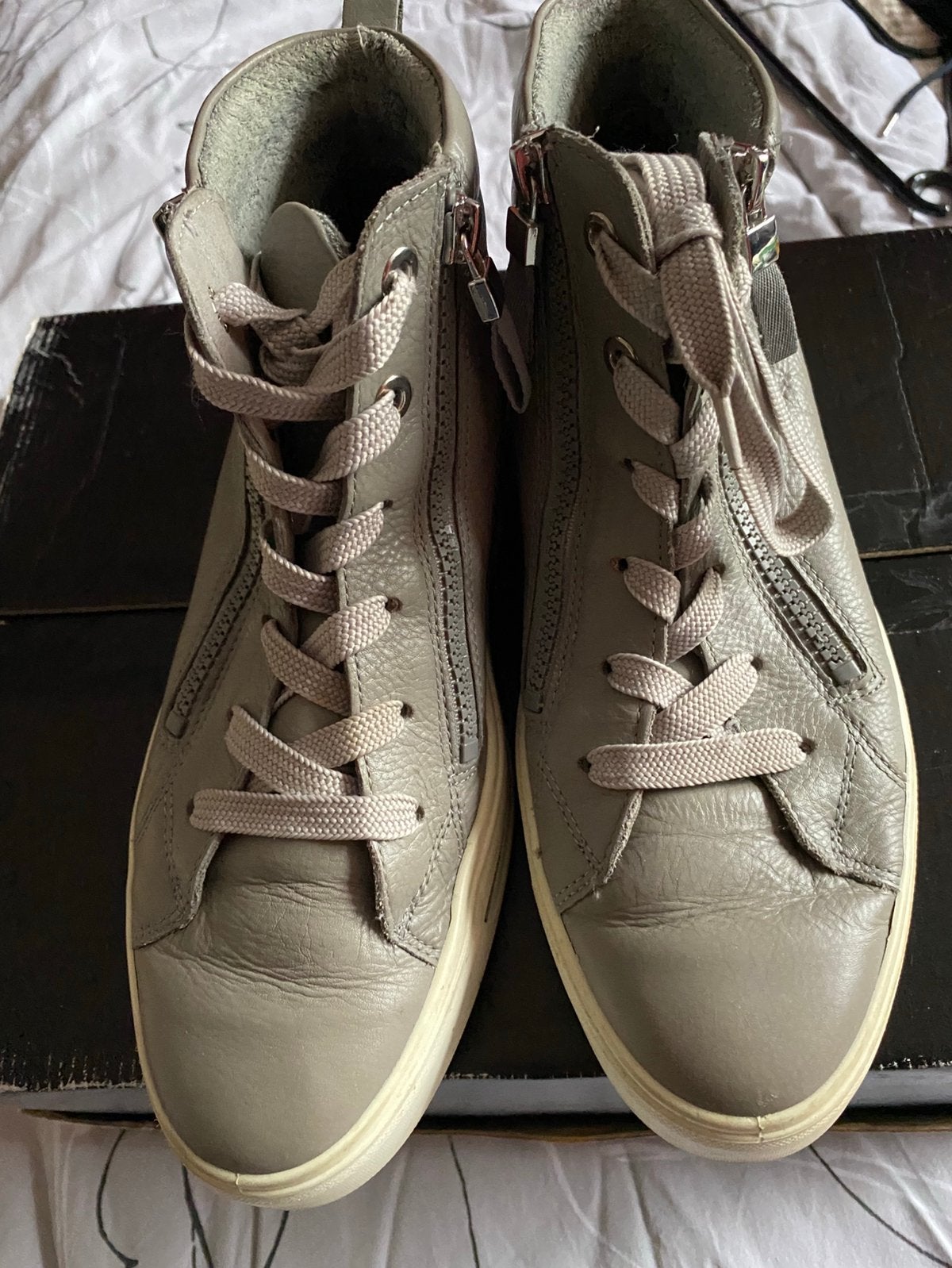 Hoge grijze sneakers van Ara maat 7,5. ZGAN, Kleding | Dames, Ophalen of Verzenden, Grijs, Sneakers of Gympen, Zo goed als nieuw