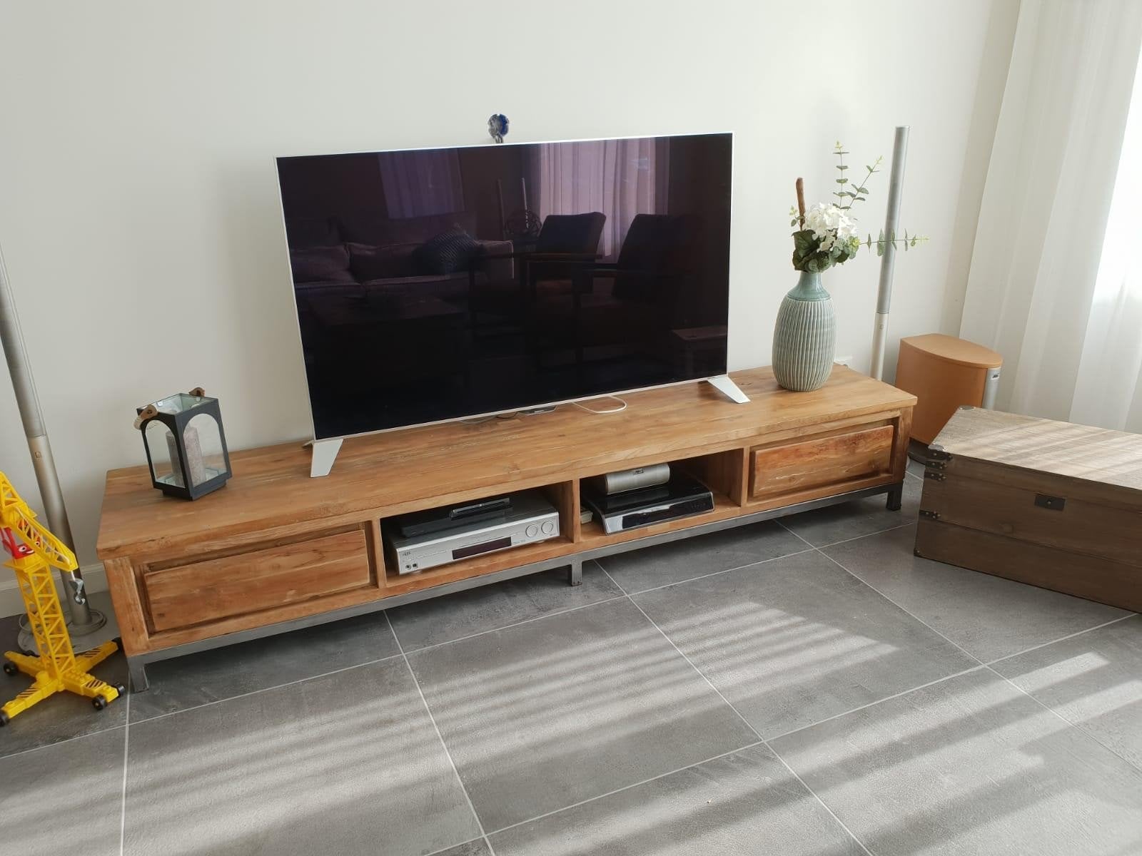 teakhouten tv meubel, Ophalen, Zo goed als nieuw, 25 tot 50 cm, Minder dan 100 cm