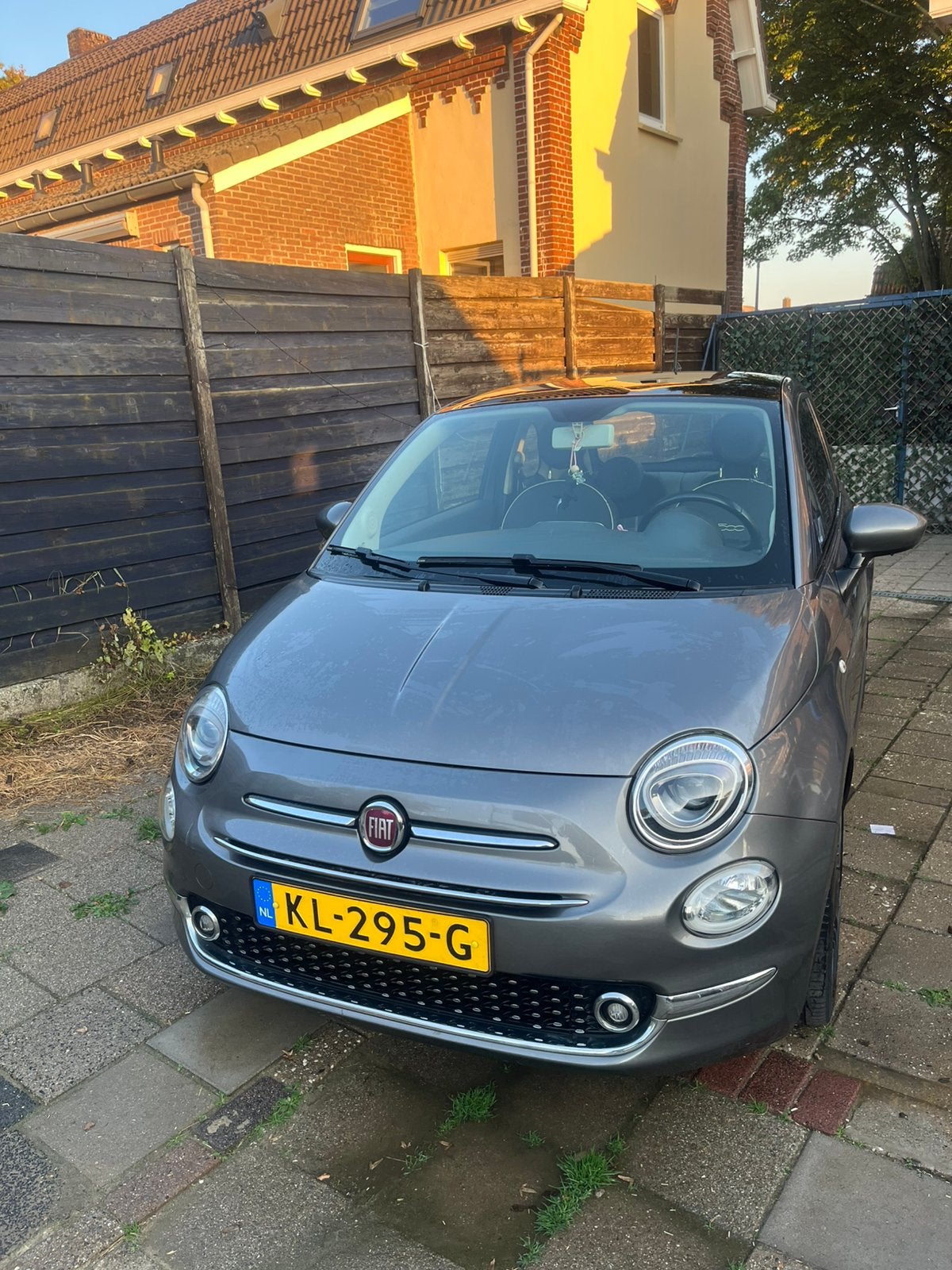 Fiat 500 Twinair Turbo 80pk 2016 Grijs panoramadak, Auto's, Voorwielaandrijving, 31 €/maand, 905 kg, Origineel Nederlands