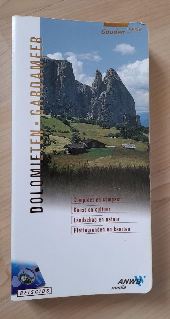 ANWB REISGIDS DOLOMIETEN - GARDAMEER Roswitha van Maarle, Europa, Ophalen of Verzenden, Reisgids of -boek, Gelezen