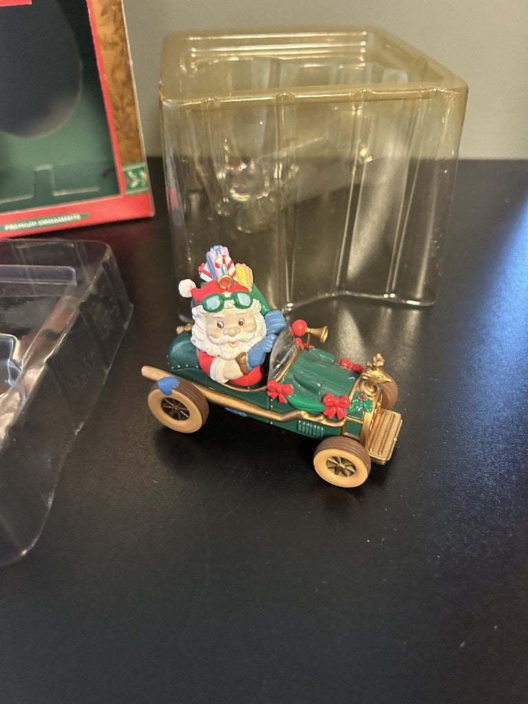 Kerstman in auto kerstboom hanger matrix, Diversen, Ophalen of Verzenden, Gebruikt