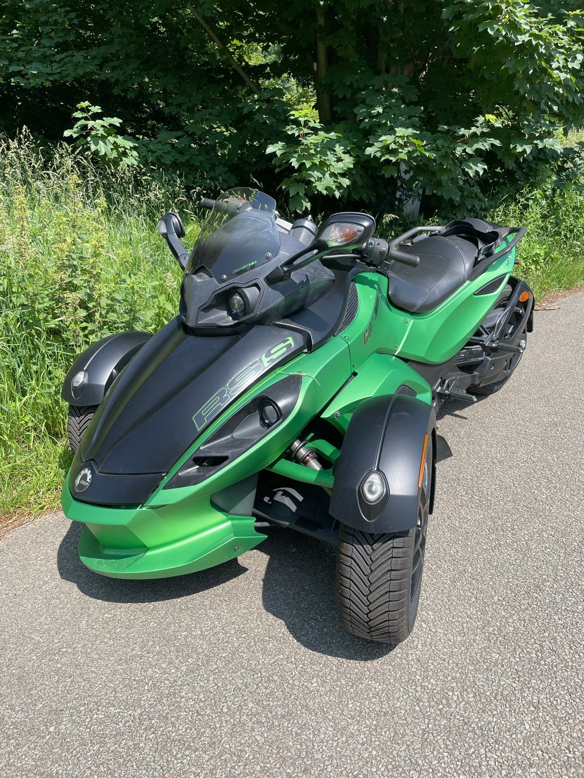 Can-Am Spyder RSS 1000cc - Sportief met aandachtspunt, Motoren, Quads en Trikes, 2 cilinders