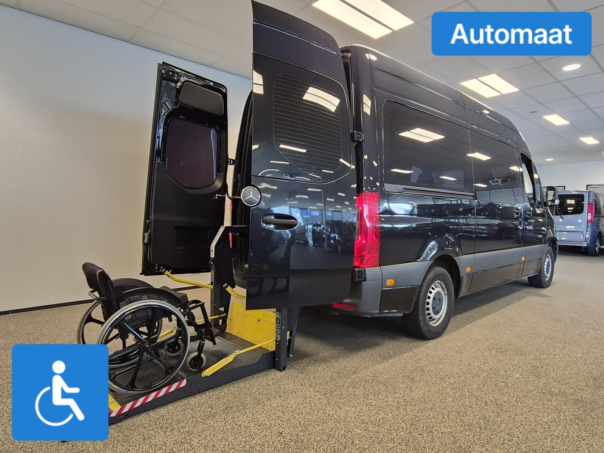 Mercedes-Benz Sprinter L2H2 Rolstoelbus Automaat - Zelfrijde, Auto's, Bestelauto's, Automaat, 12 maanden, Gebruikt, Zwart