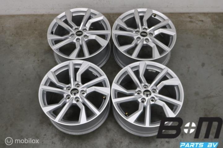 NIEUWSTAAT! ORIGINEEL! 18 inch velgen Audi TT 8S 8S0601025AN, 18 inch, Gebruikt, Velg(en), Personenwagen