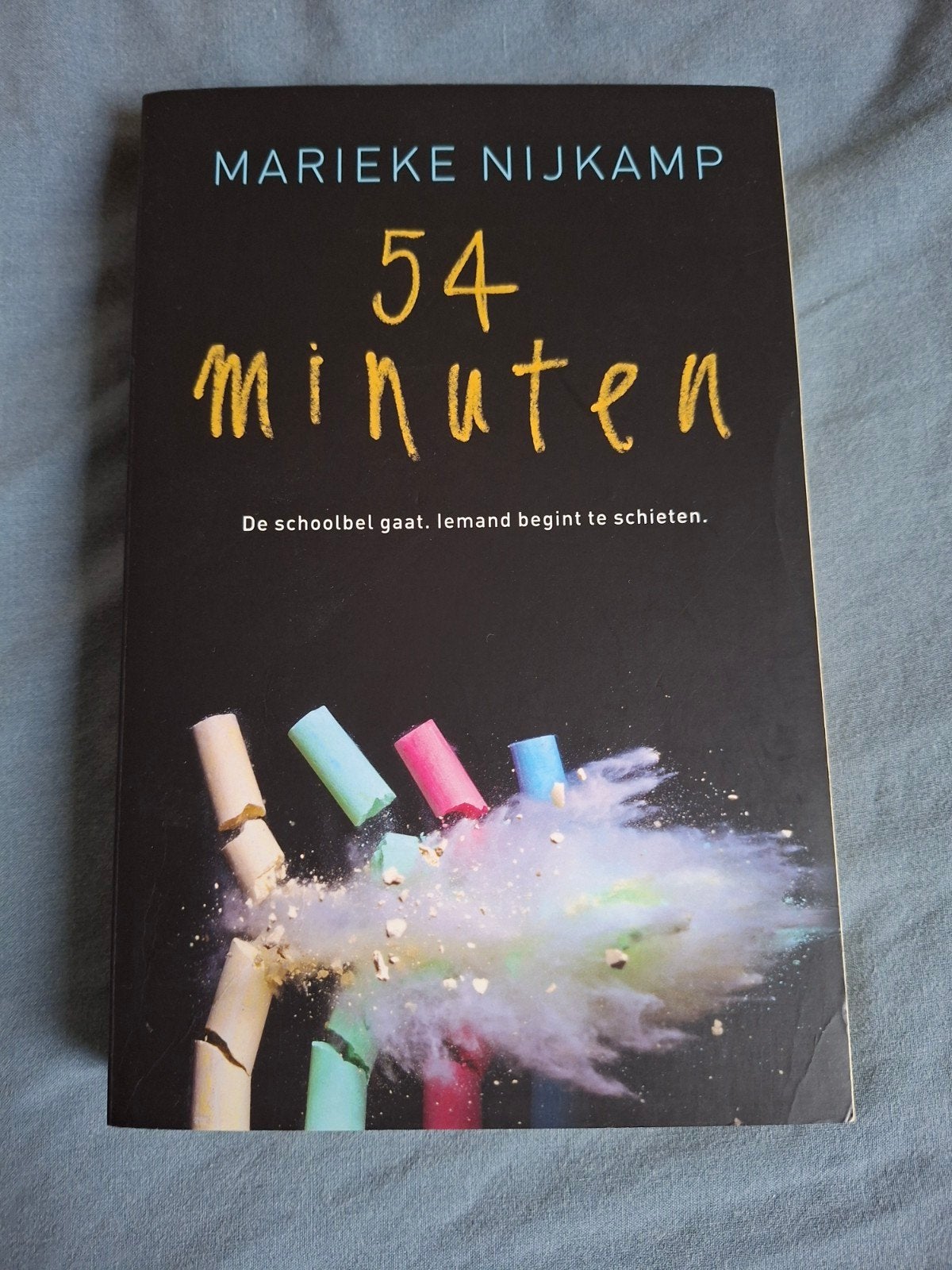 54 Minuten - Marieke Nijkamp (Young Adult), Ophalen of Verzenden, Zo goed als nieuw, Marieke Nijkamp, Fictie