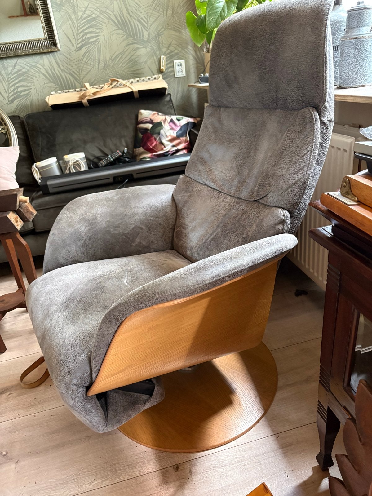 2 grijze relax fateuils, Ophalen, Gebruikt, Stof, 75 tot 100 cm