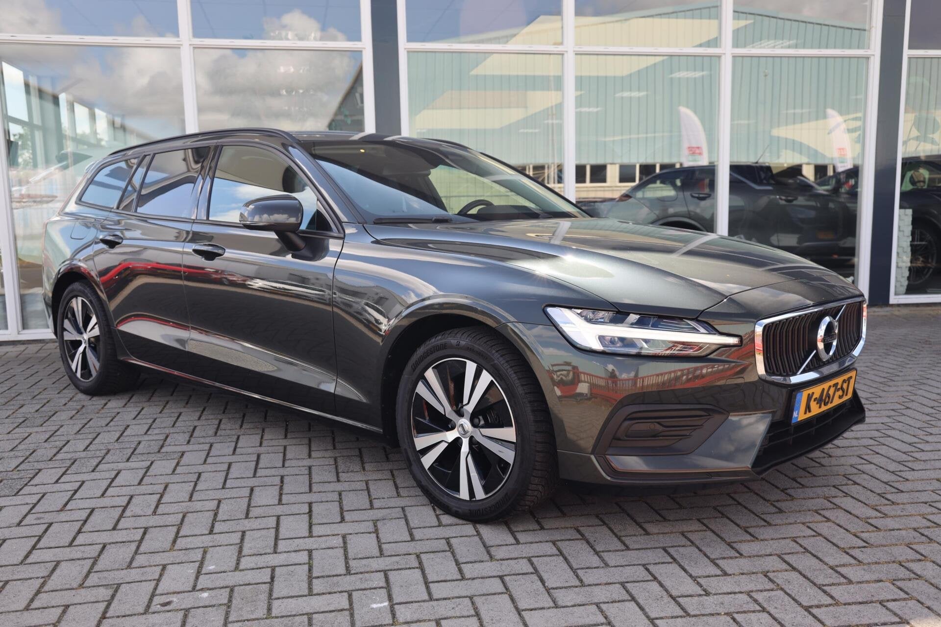 Volvo V60 2.0 B3 Momentum Advantage|Automaat|Trekhaak|Applec, 15 km/l, Euro 6, 4 cilinders, 1969 cc