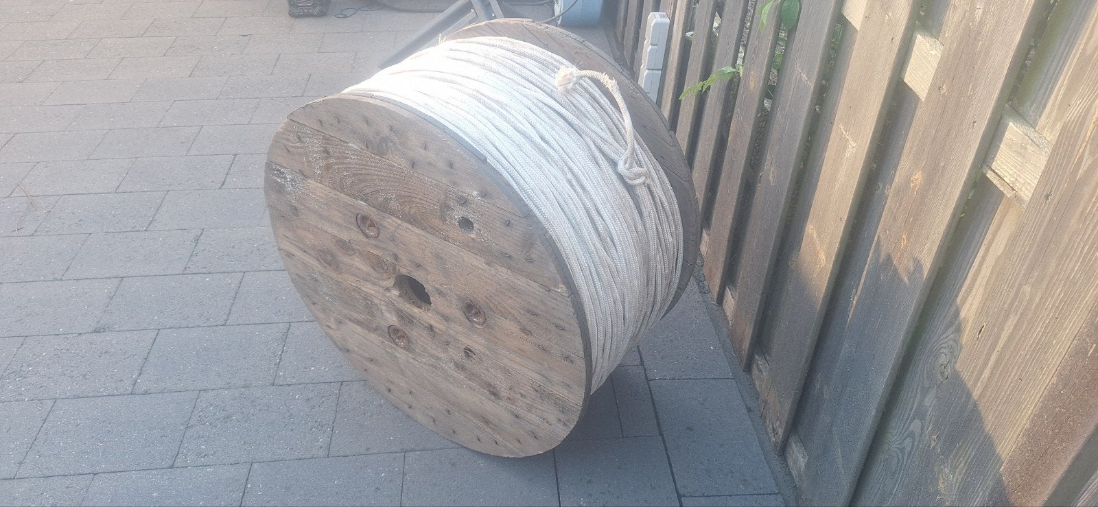 Haspel 1500 meter geweven nylon touw, Ophalen, Zo goed als nieuw, 20 meter of meer, Overige typen