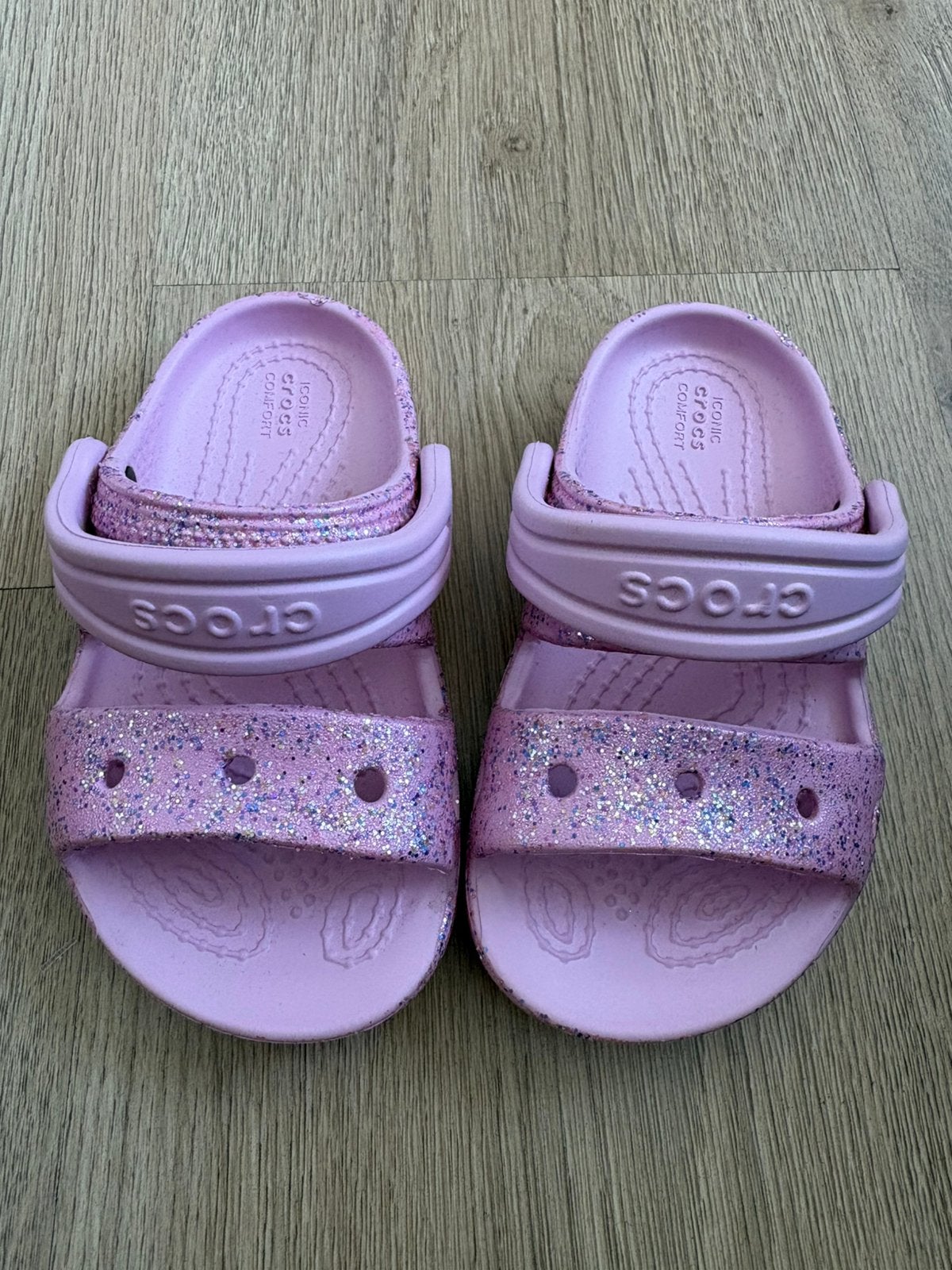 Crocs kindersandalen roze glitter maat C6 / EU 22-23 nieuw, Ophalen, Zo goed als nieuw, Meisje, Schoentjes
