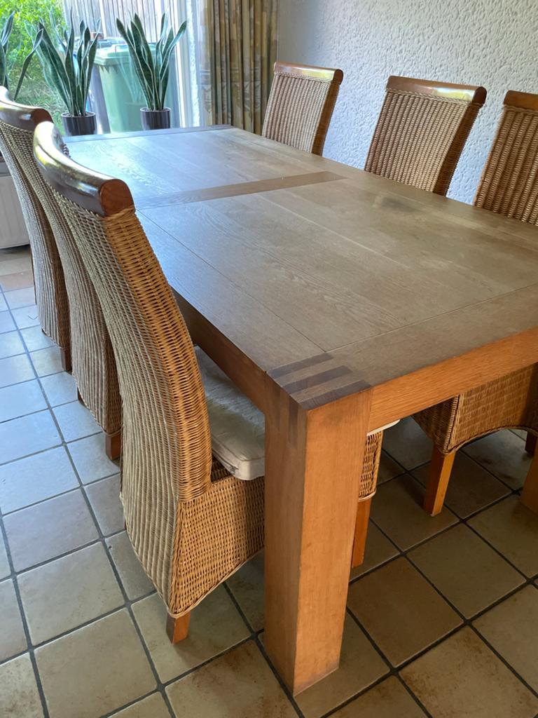 Eettafel 220cm met 6 rieten stoelen en kussens, Huis en Inrichting, Tafels | Eettafels, Ophalen, 200 cm of meer, Zo goed als nieuw
