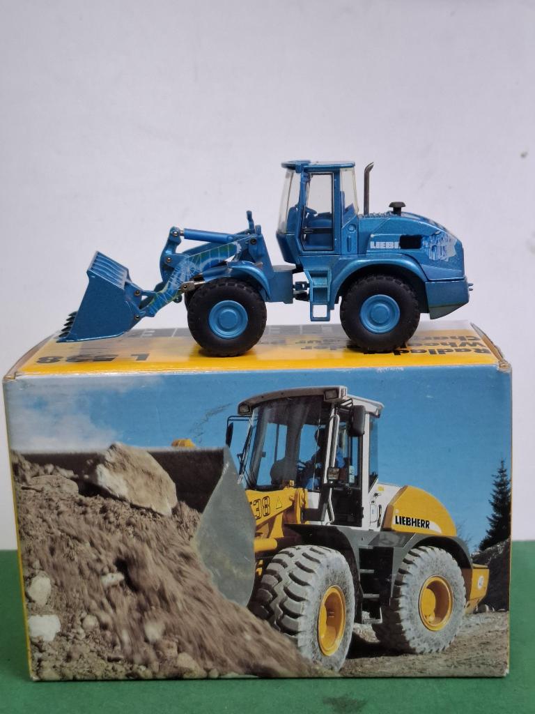 Liebherr L538 shovel  "BAUMA 2001"  Conrad 1/50, Ophalen of Verzenden, Zo goed als nieuw, Overige typen, Conrad