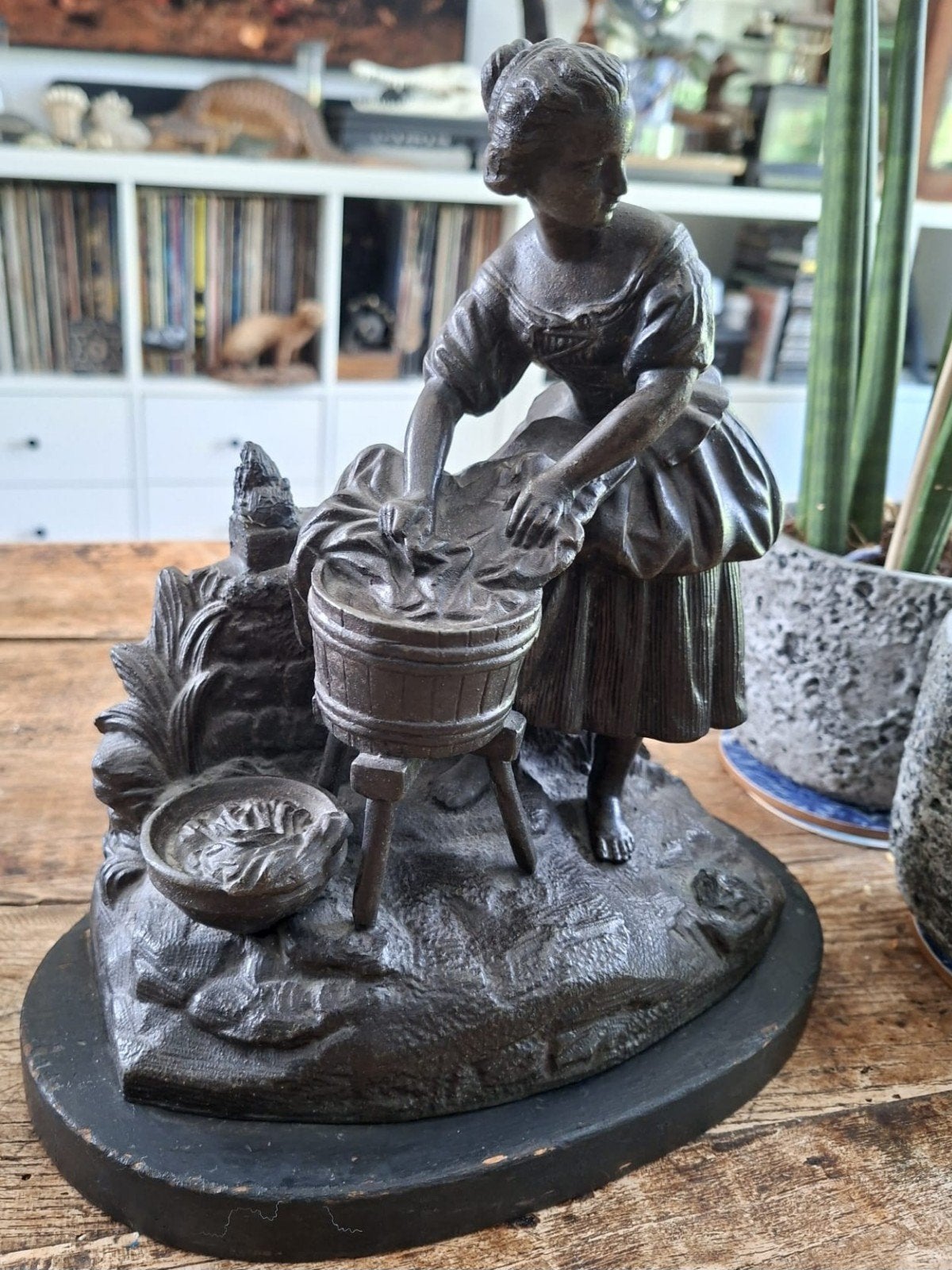 Antiek Zamak Beeld: de Wasvrouw, Gepatineerd, Ophalen of Verzenden, 20 - 50 cm, Beeld