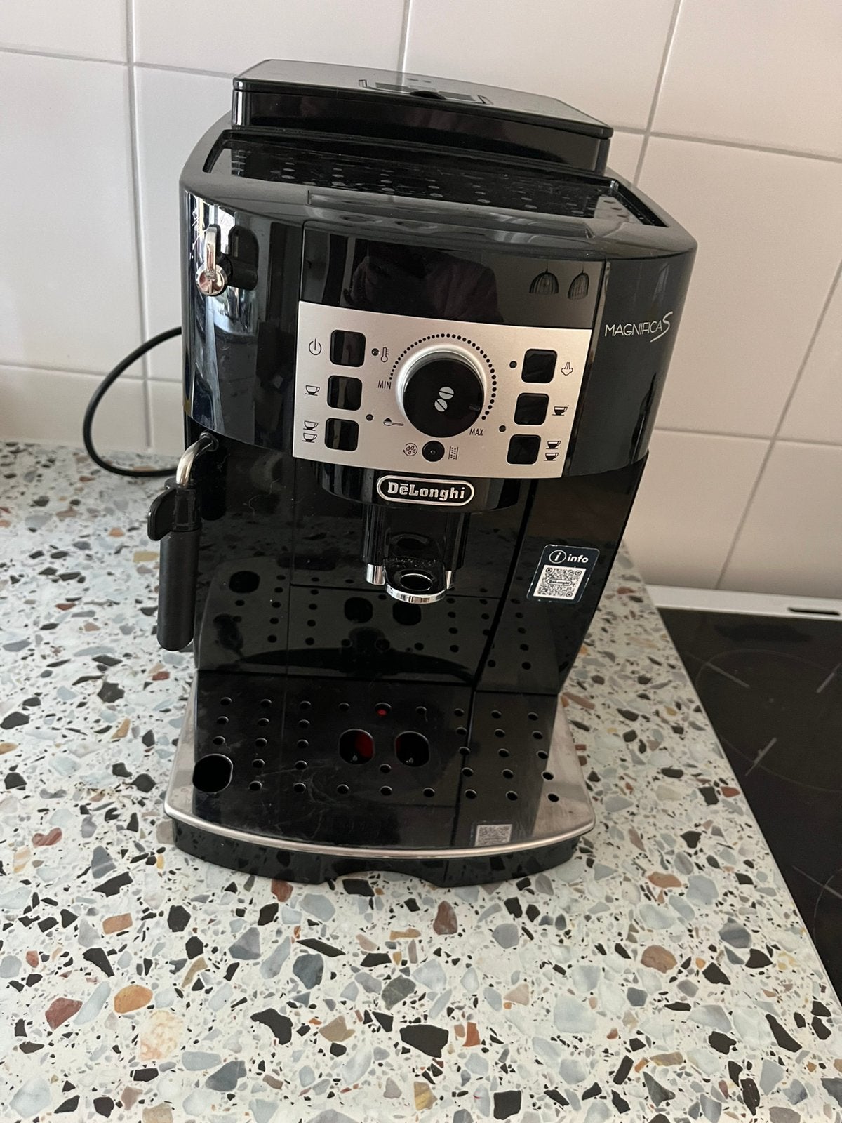 De’Longhi Magnifica S ECAM20.110.B – zo goed als nieuw, Witgoed en Apparatuur, Ophalen, Espresso apparaat, Zo goed als nieuw, 2 tot 4 kopjes