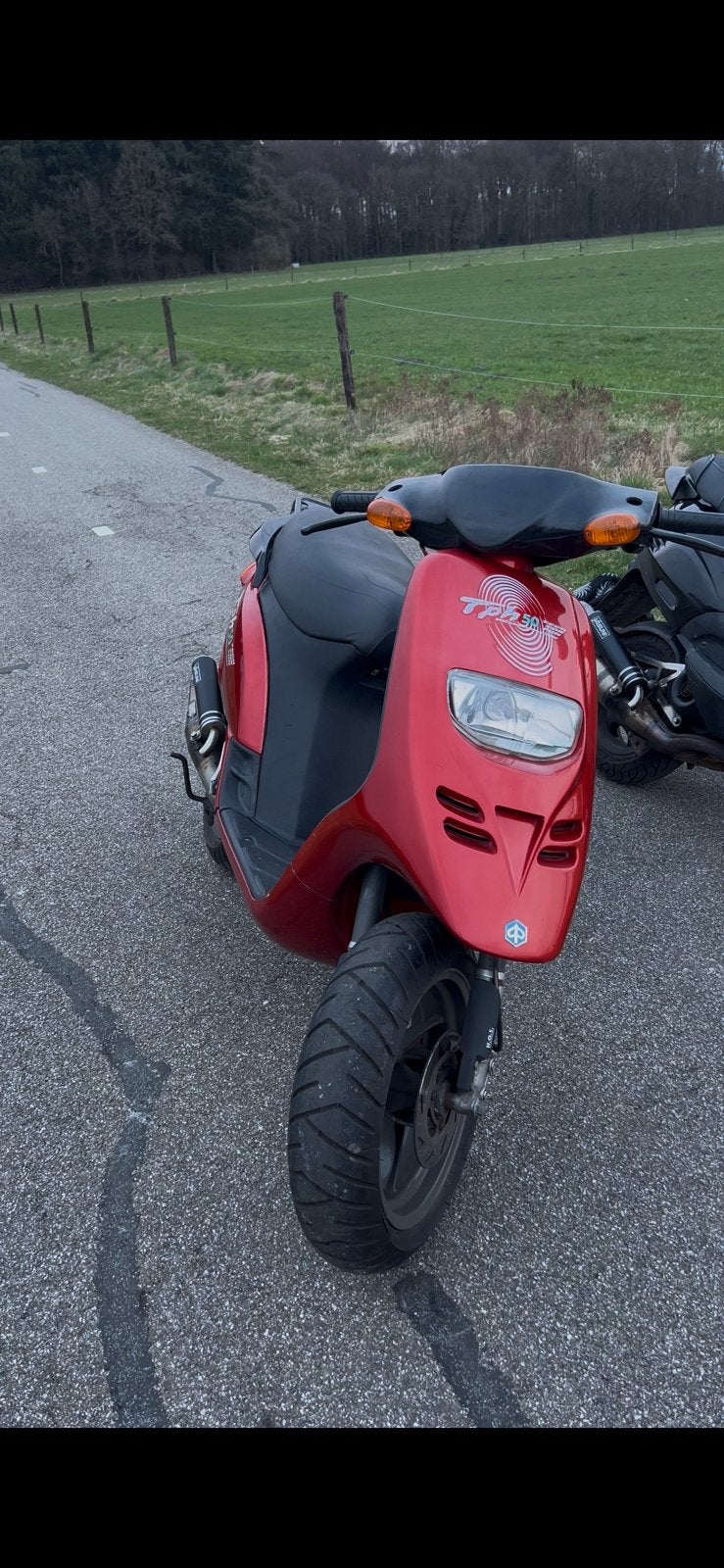 Piaggio typhoon 70cc ( ook teruil GEEN 4 takt), Fietsen en Brommers, Ophalen of Verzenden, Zo goed als nieuw, Tweetakt, Overige modellen