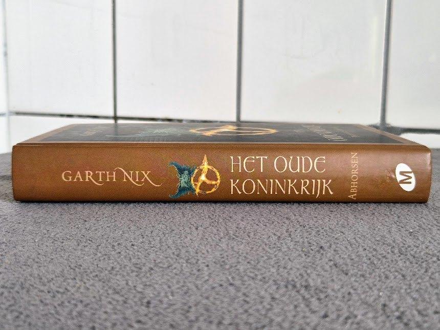Oude Koninkrijk - 3 - Abhorsen - Garth Nix, Boeken, Ophalen of Verzenden, Gelezen, Garth Nix