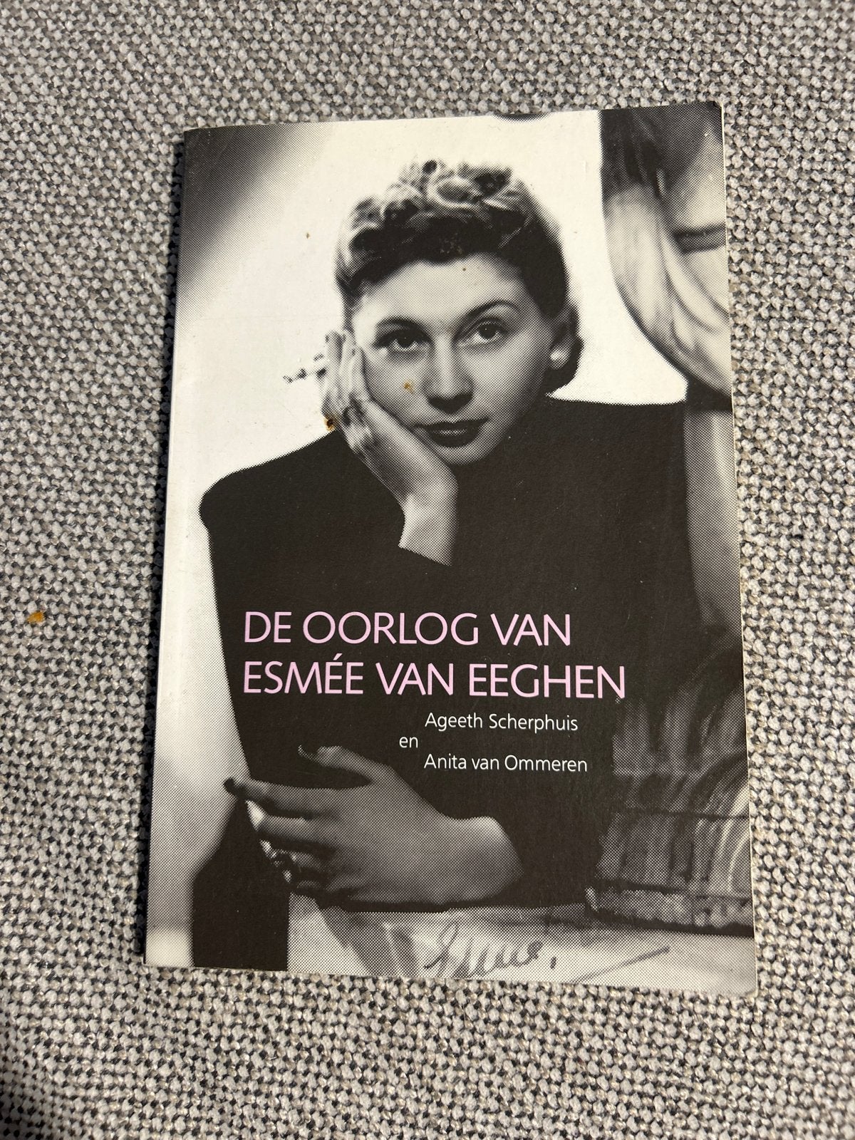 De Oorlog van Esmée van Eeghen - Biografie, Ophalen of Verzenden, Gelezen, Overige