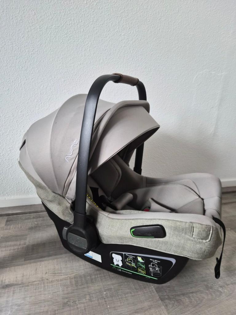 Nuna Pipa maxicosi, Zijbescherming, Zo goed als nieuw, Isofix, 0 t/m 13 kg