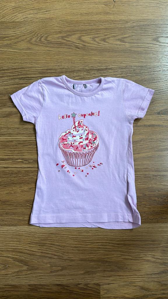 Roze T-shirt met cupcake print - Maat 110/116, Kinderen en Baby's, Kinderkleding | Maat 110, Ophalen of Verzenden, Gebruikt, Meisje