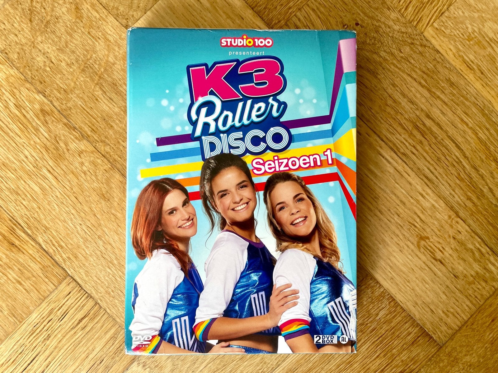 K3 - Roller Disco Seizoen 1 op DVD (nette staat, met NL), Cd's en Dvd's, Seizoen 1, Alle leeftijden, Zo goed als nieuw, Komedie