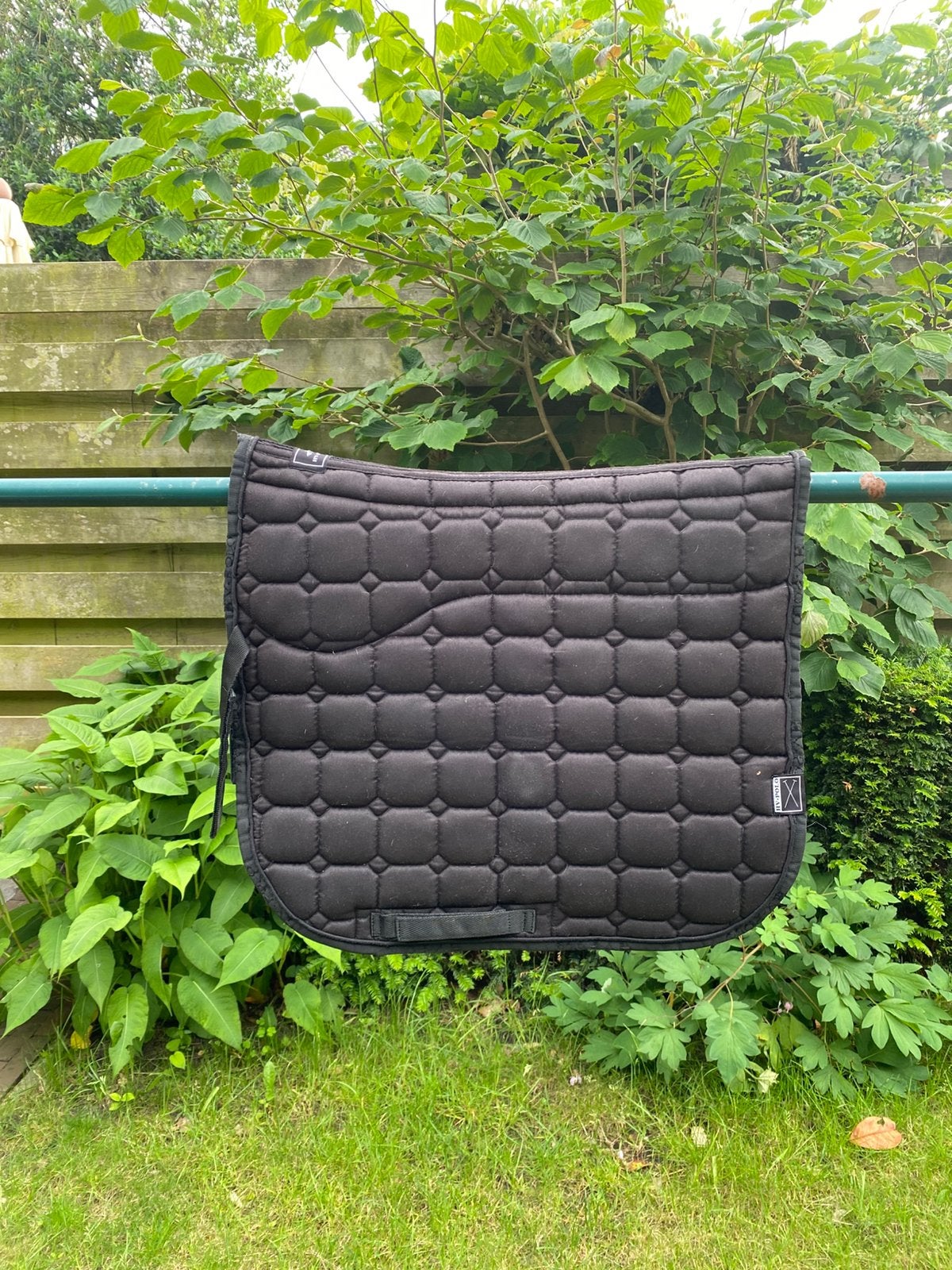 HV Polo dekje Zwart, Dieren en Toebehoren, Paarden en Pony's | Dekens en Dekjes, Cob (M), Zadeldekje, Ophalen of Verzenden, Zo goed als nieuw