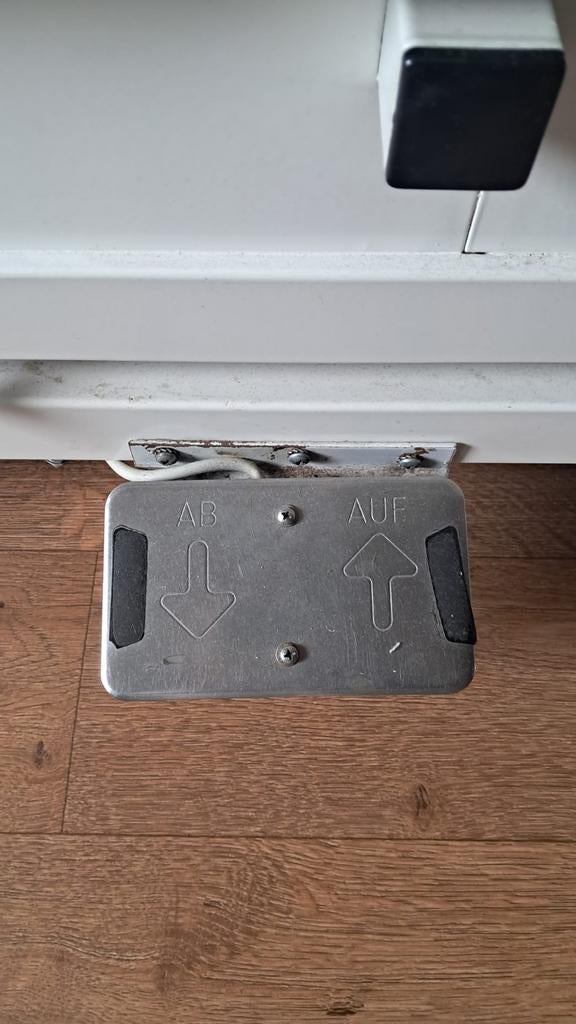 Elektrische behandelbank / massagetafel, Huis en Inrichting, Ophalen of Verzenden