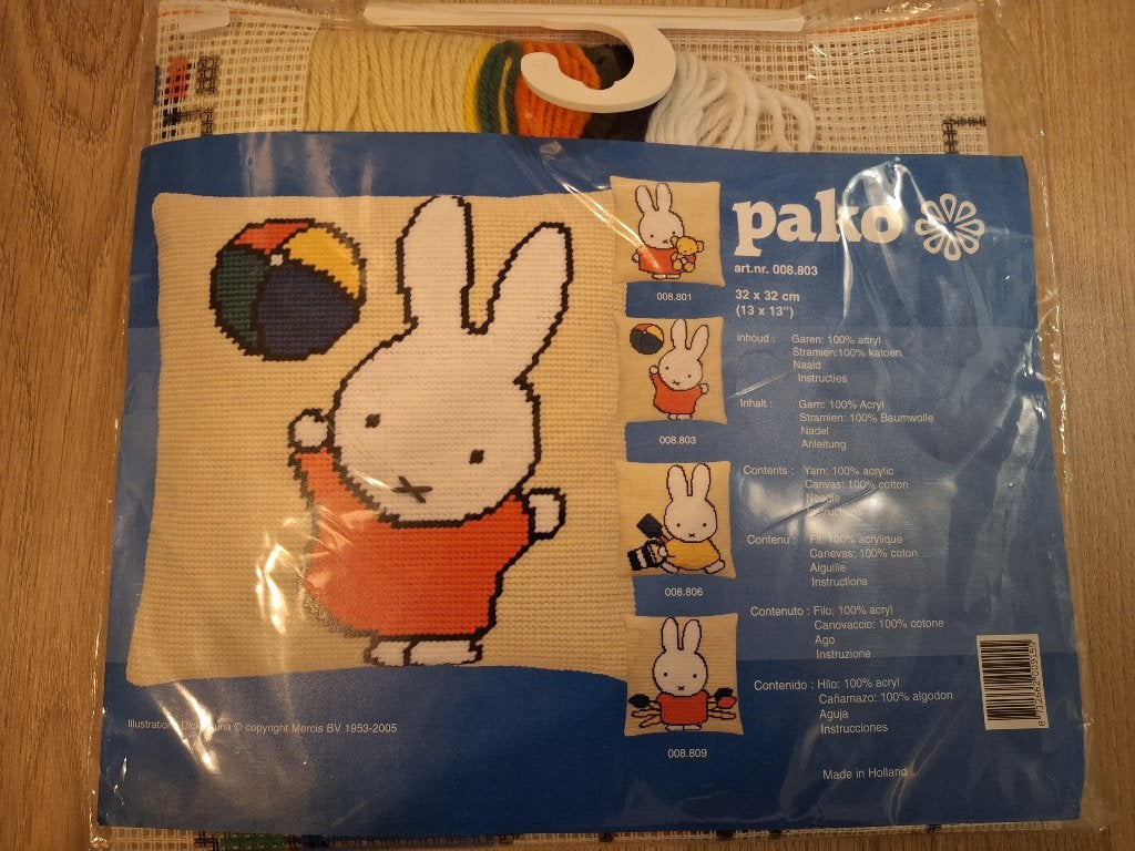 Pako borduurpakket kussen nijntje nieuw, Ophalen of Verzenden, Nieuw, Borduurpakket