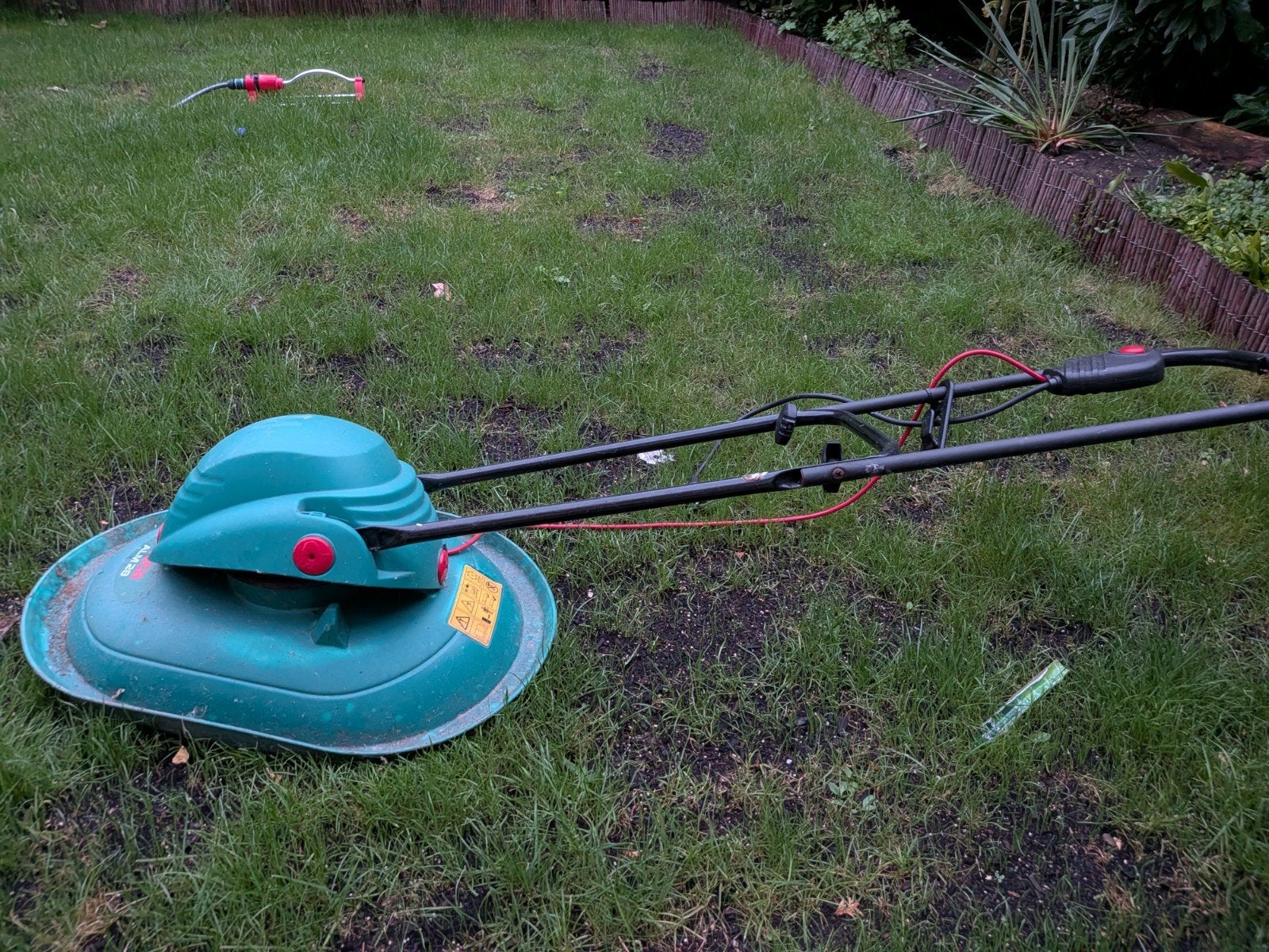 Elektrische Zweefmaaier met extra messen, Ophalen, Gebruikt, Elektrische grasmaaier, Minder dan 30 cm