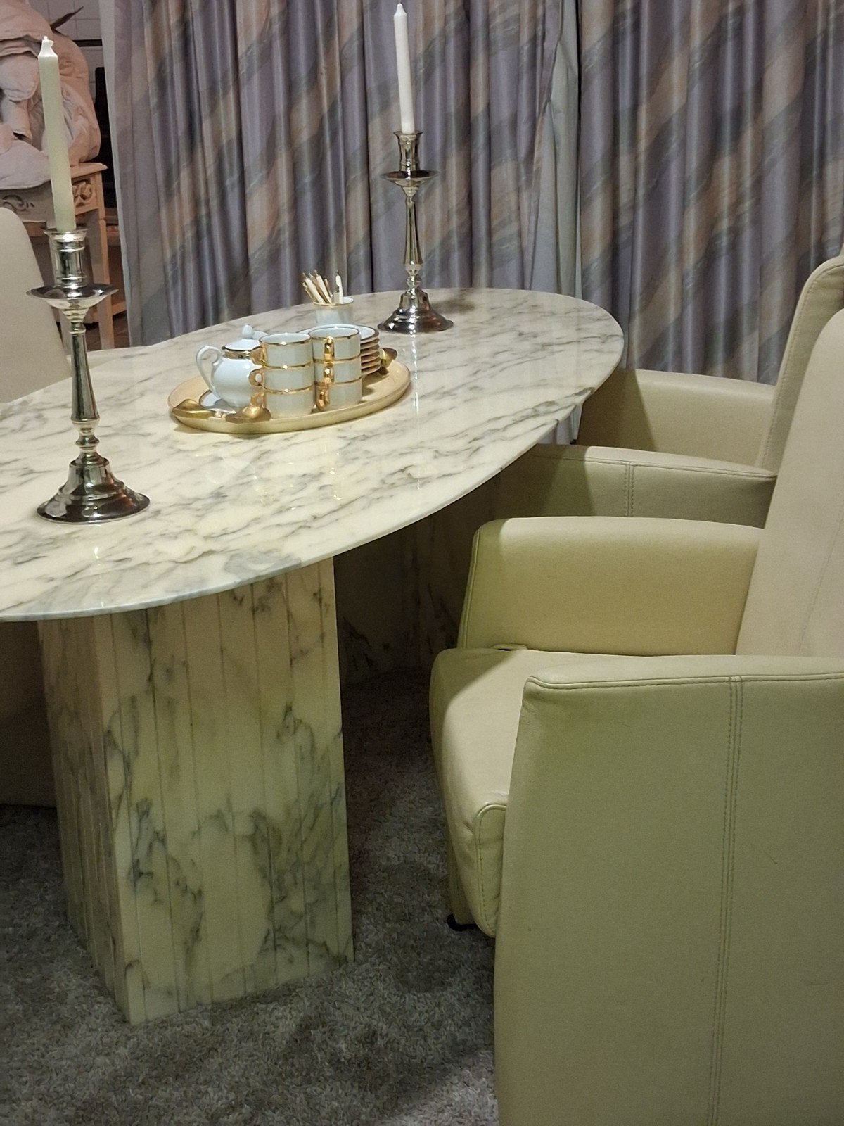 Italiaans Carara marmeren eettafel 70/80 V-vormige sokkels, Overige materialen, Gebruikt, Modern, Luxe, 150 tot 200 cm