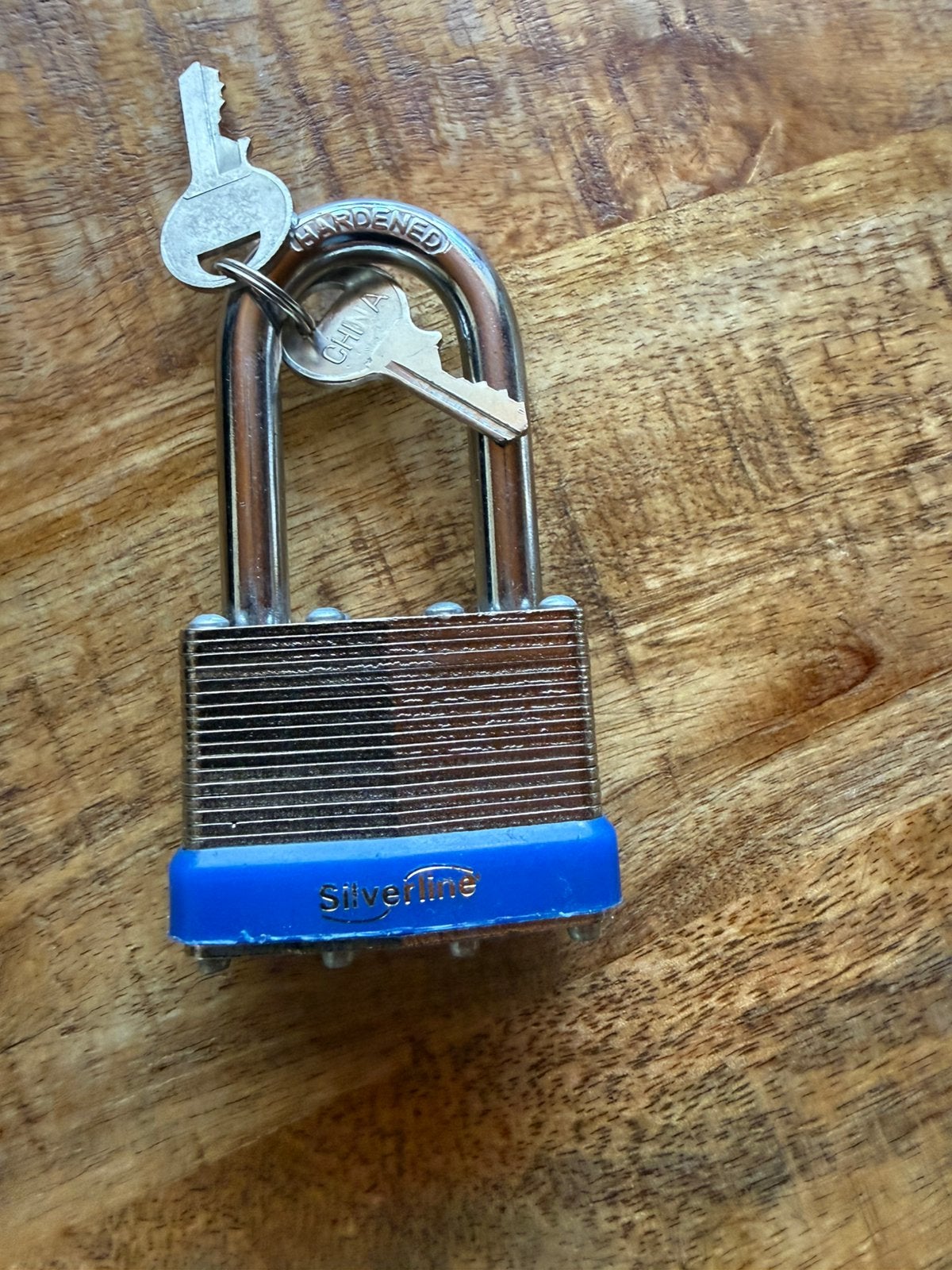 Nieuwe slot met 2 sleutels voor 5 euro, Doe-het-zelf en Verbouw, Hang- en Sluitwerk, Ophalen, Nieuw, Slot