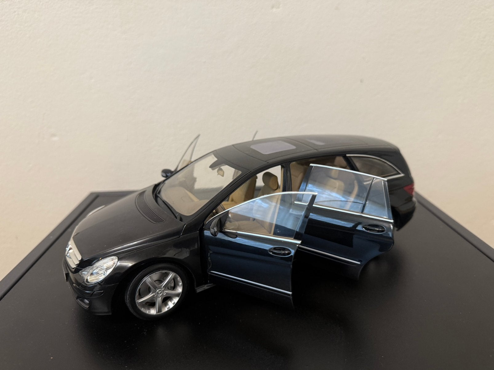 1:18 schaal, Ophalen of Verzenden, Nieuw, Auto