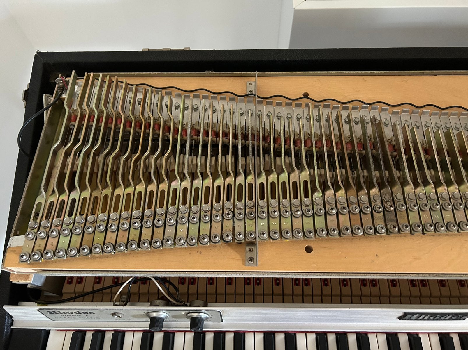 Foto 22 van Rhodes Mark I 73 – Vintage elektrische piano