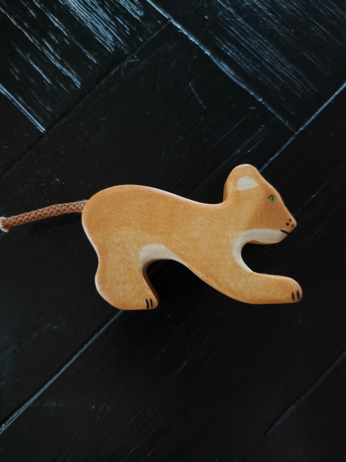 Holztiger Baby Leeuw Houten Speelfiguur, Ophalen of Verzenden, Zo goed als nieuw, Overige typen
