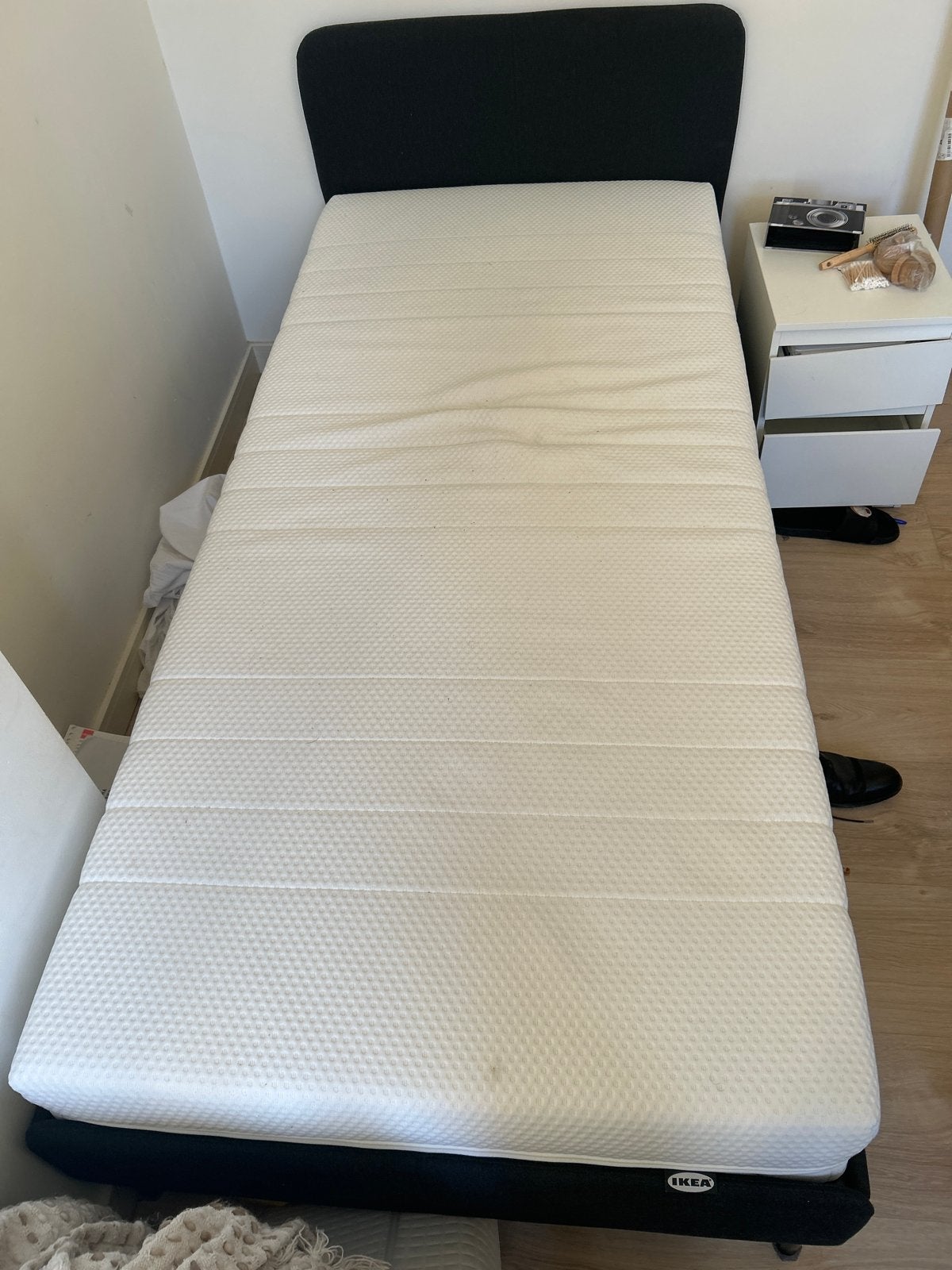 Eenpersoonsbed met lattenbodem - Donkergrijs, Ophalen, Gebruikt, 90 cm, Eenpersoons