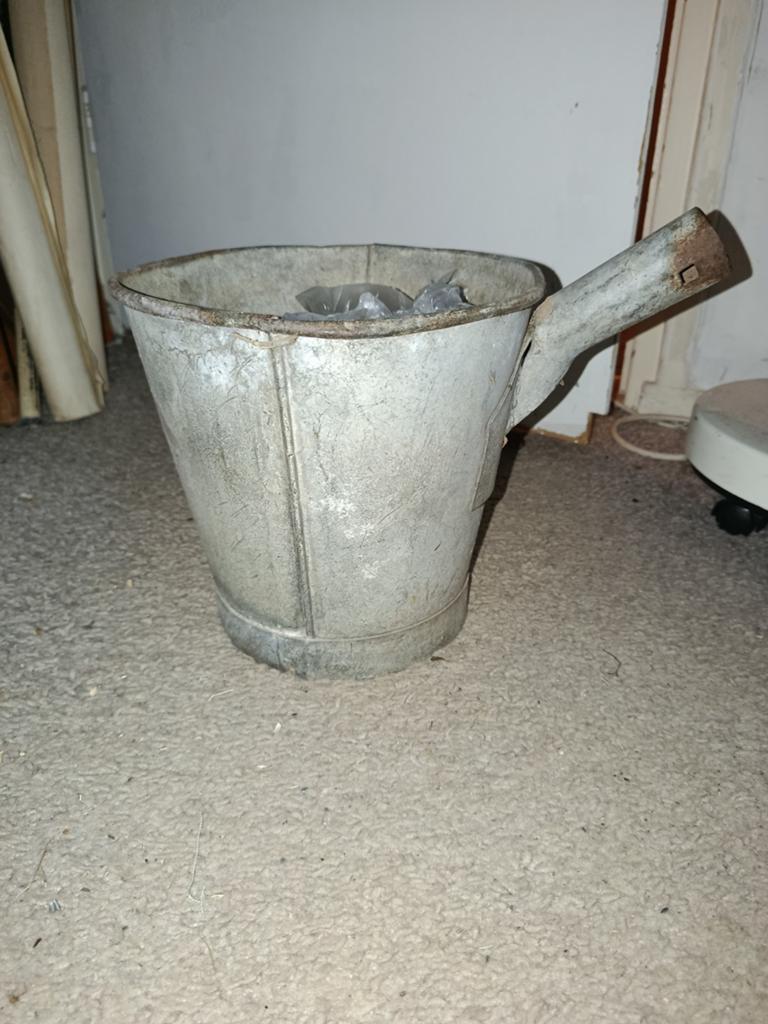 Oude zinken emmer / putschepper, Antiek en Kunst, Ophalen of Verzenden