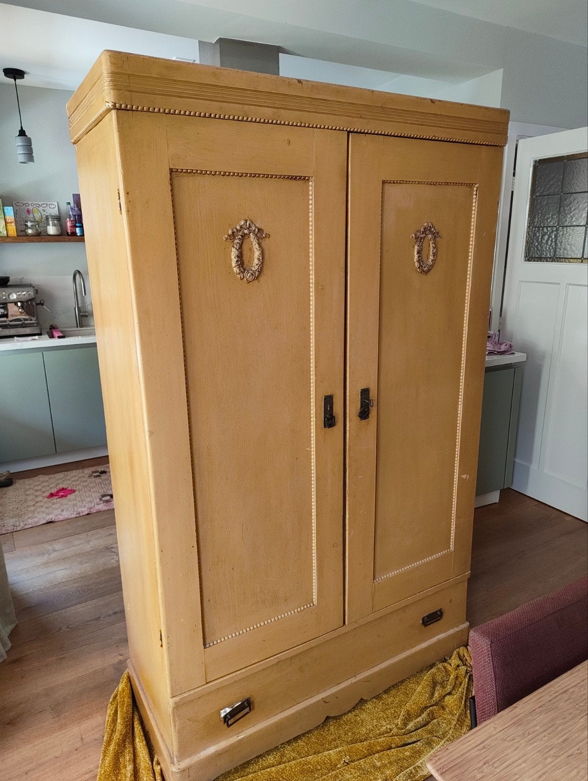 Brocante houten kledingkast met legplanken en lade, Antiek en Kunst, Antiek | Meubels | Kasten, Ophalen