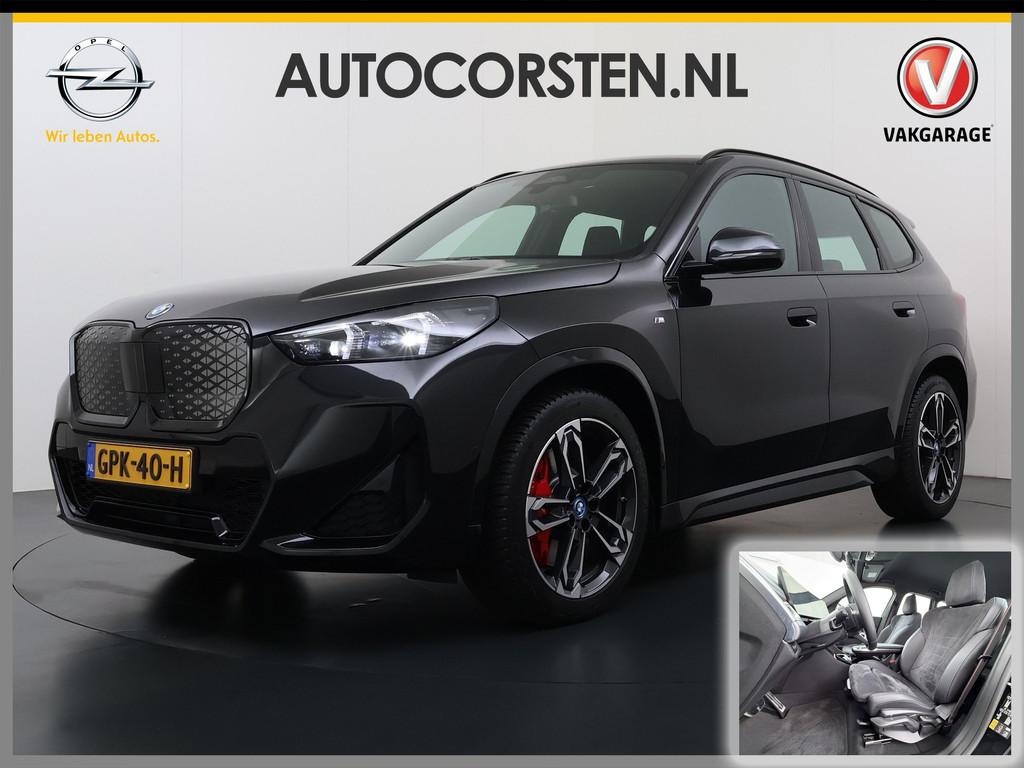 BMW iX1 eDrive20 67kWh M-Sport-Pro Leder/Alcantara Premium 1, Auto's, BMW, Gebruikt, 24 min, Zwart, Origineel Nederlands
