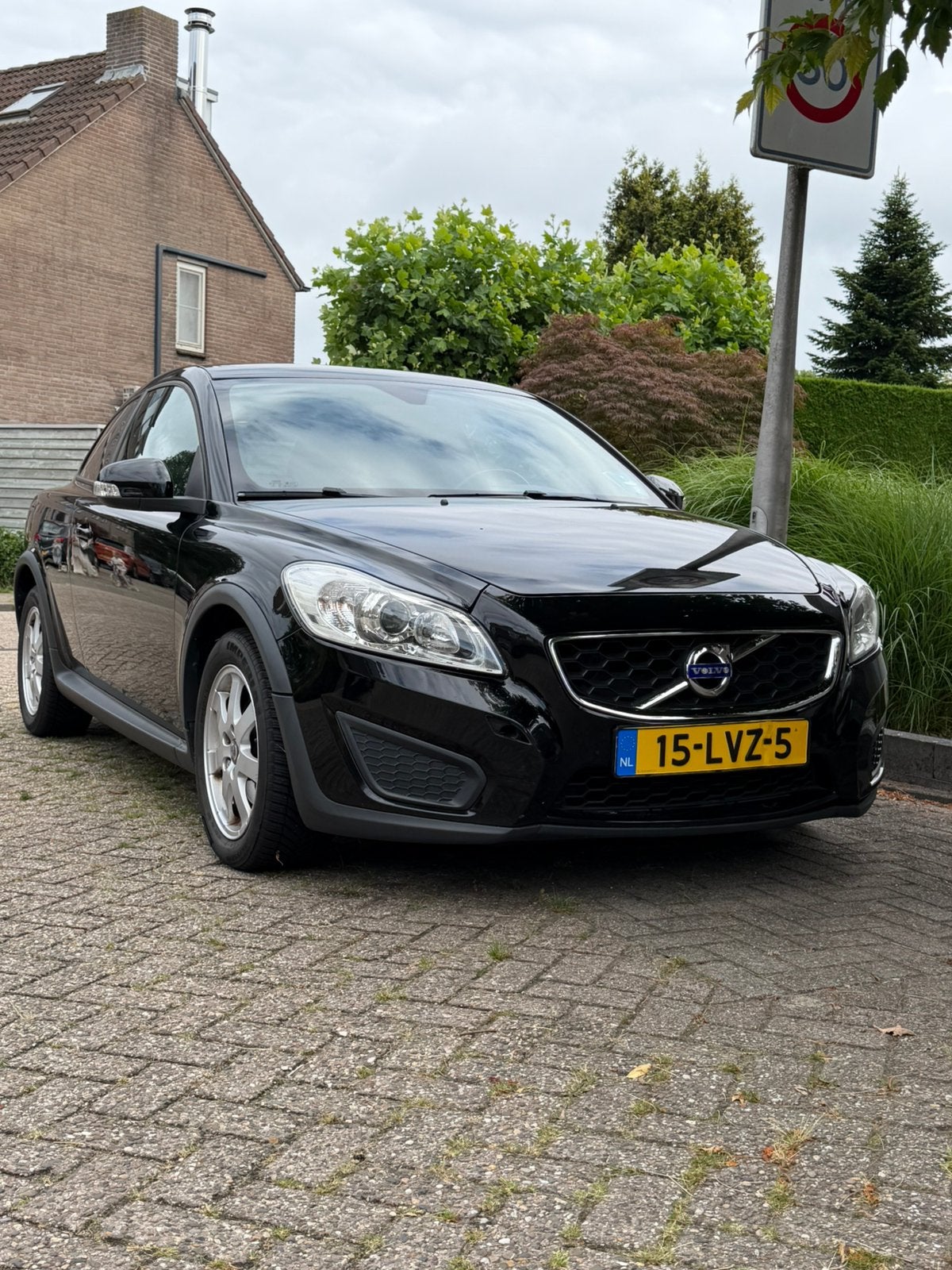 Volvo C30 1.6 2010 Zwart nieuwe apk, Voorwielaandrijving, 1596 cc, 4 cilinders, 4 stoelen