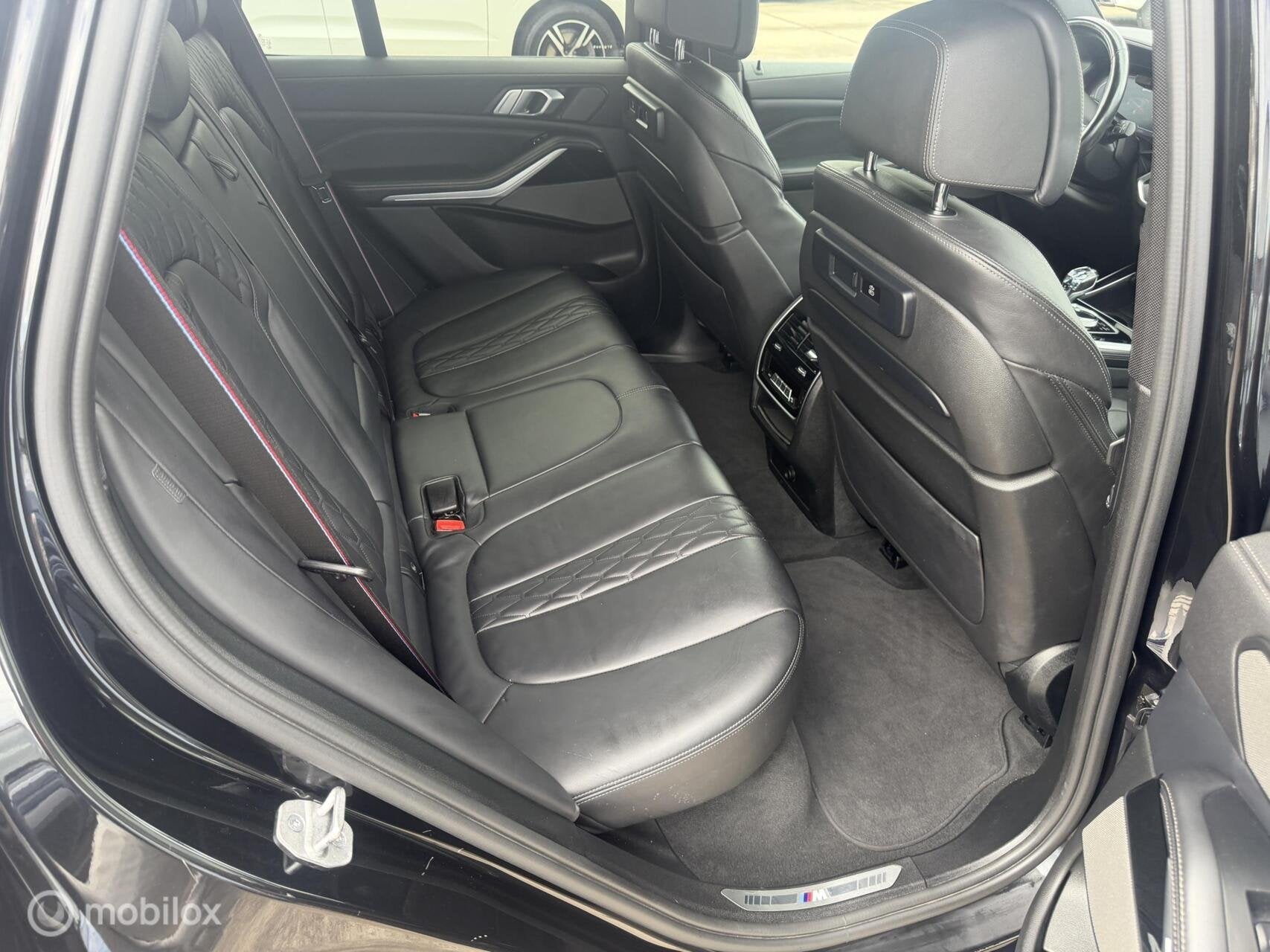 Foto 4 van BMW X5 xDrive45e M-SPORT ACC/SKYLOUNGE/4WD STURING
