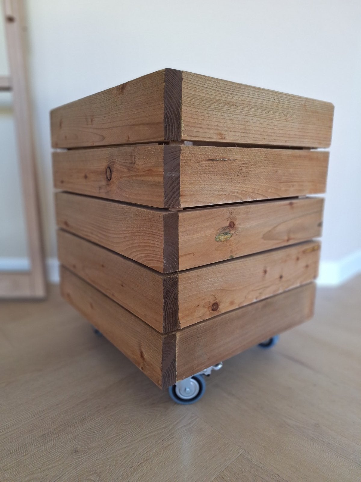 Robuuste handgemaakte houten opbergkist op wieltjes, Ophalen, 50 – 75, Minder dan 50 cm, 50 tot 100 cm