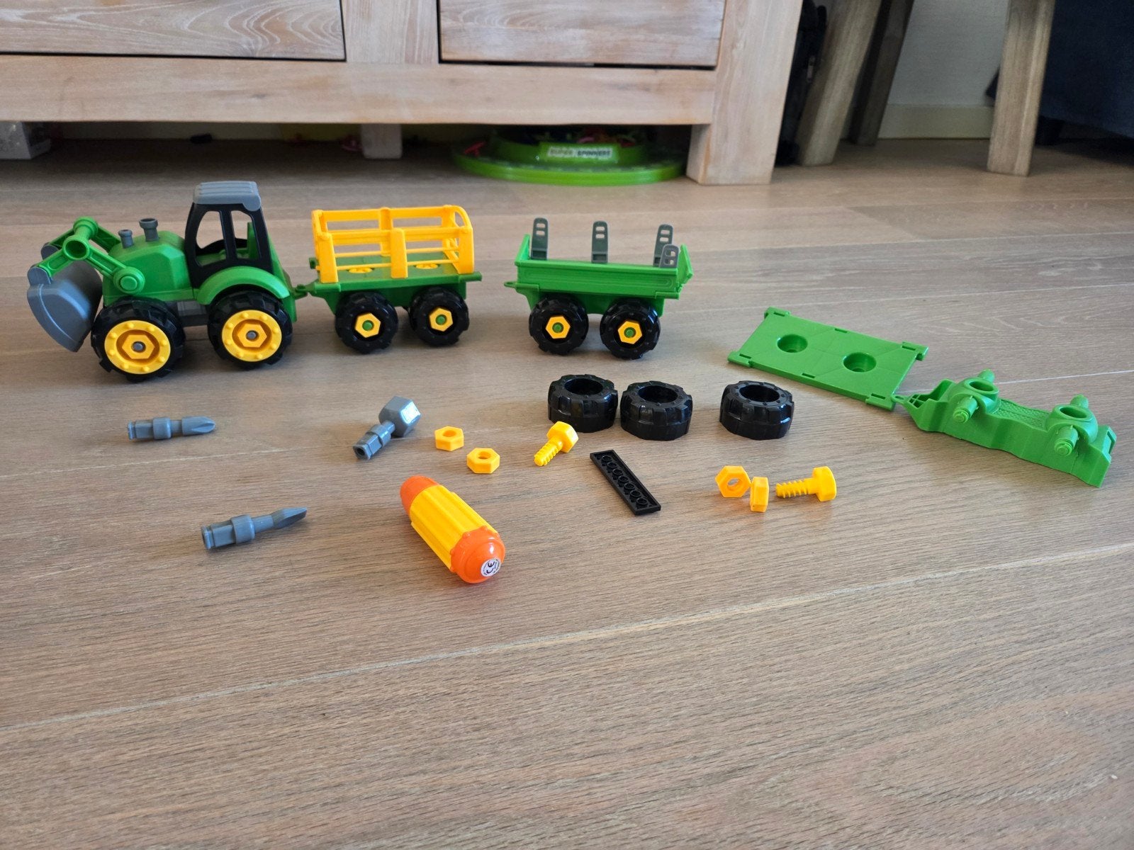 Abrick Tractor met aanhangers en bouwonderdelen, Ophalen, Zo goed als nieuw, Abrick