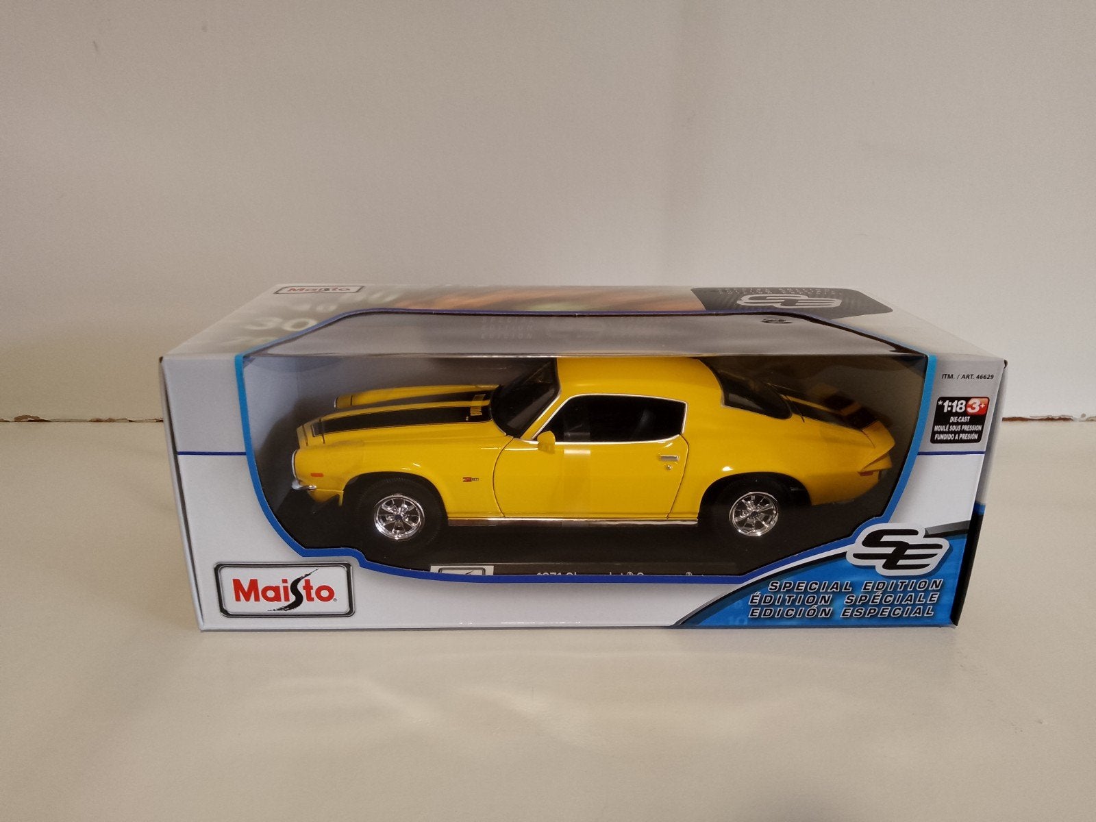 maisto 71" Chevrolet Camaro Z28 + Showcase, Ophalen of Verzenden, Zo goed als nieuw, Auto, Maisto