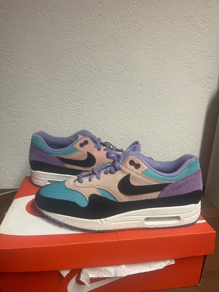 Nike Air Max 1 Have a Nike Day maten 41 & 44, Ophalen of Verzenden, Zo goed als nieuw, Overige kleuren